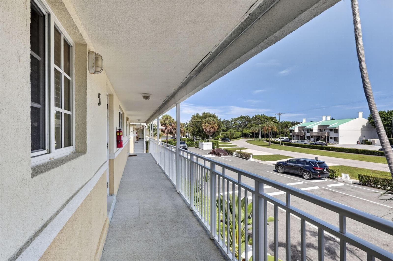 405 SOUTHWIND Drive 5 photo 2