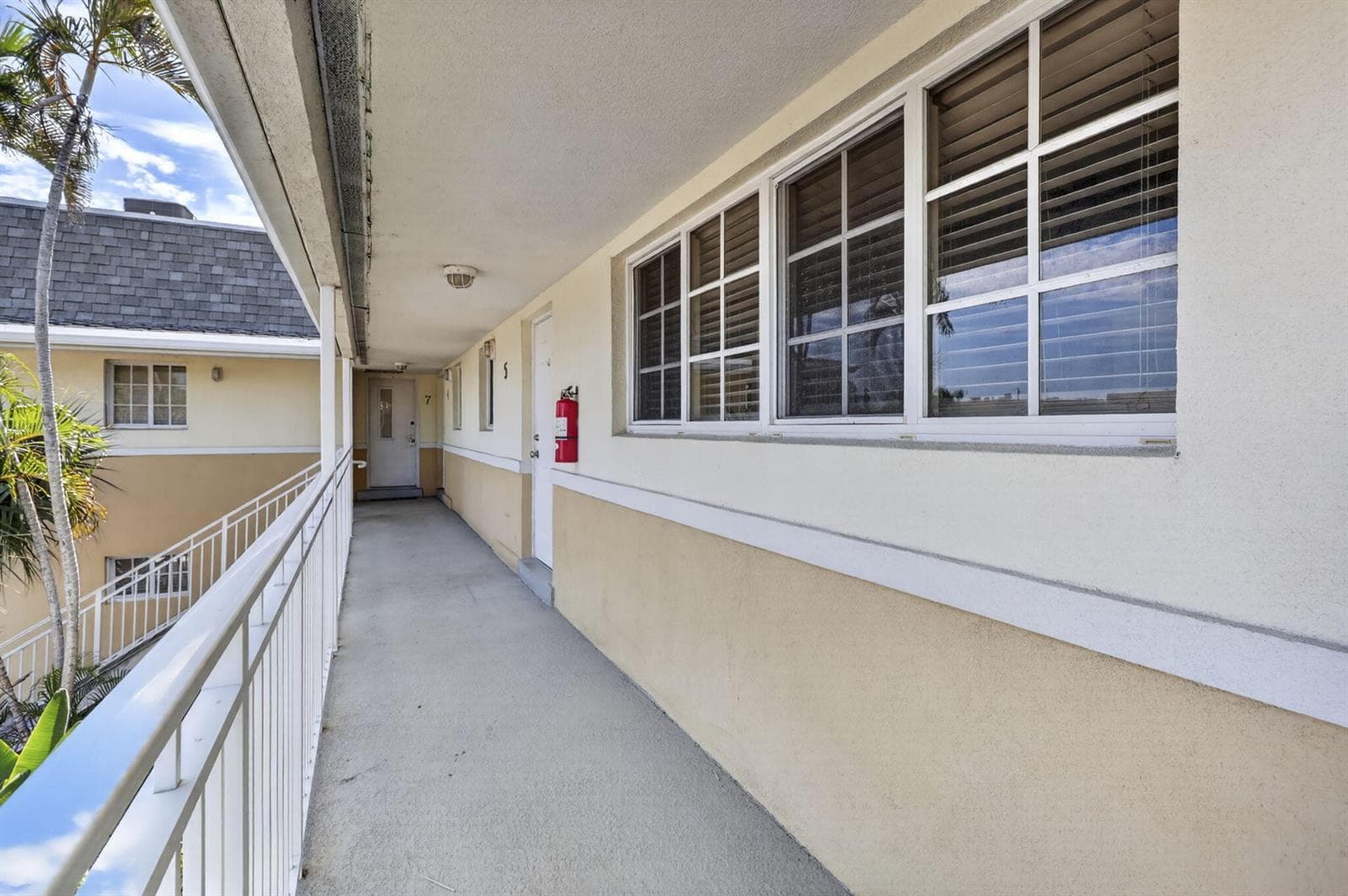 405 SOUTHWIND Drive 5 photo 5