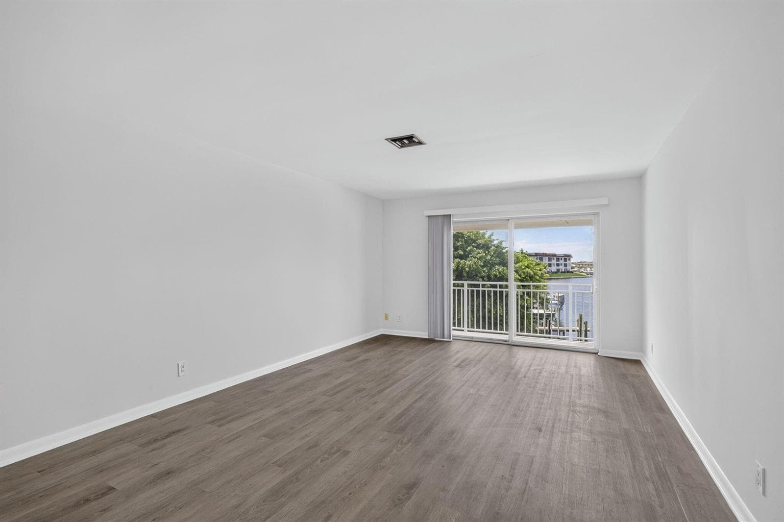 405 SOUTHWIND Drive 5 photo 14