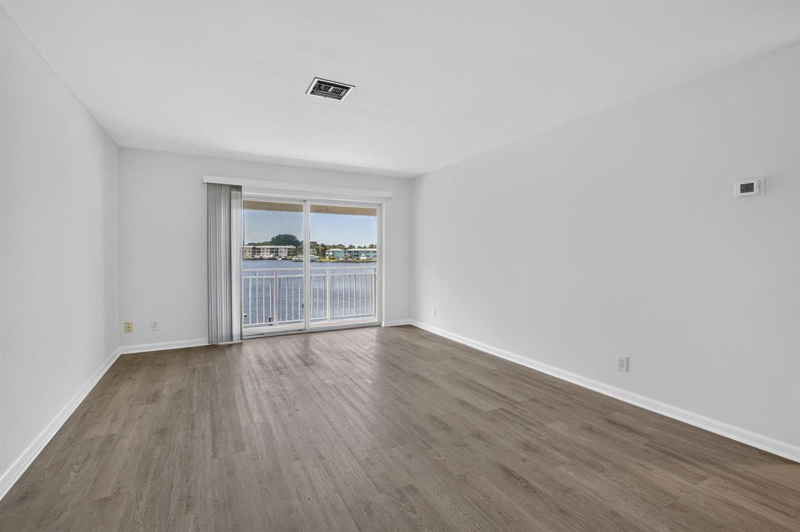 405 SOUTHWIND Drive 5 photo 18