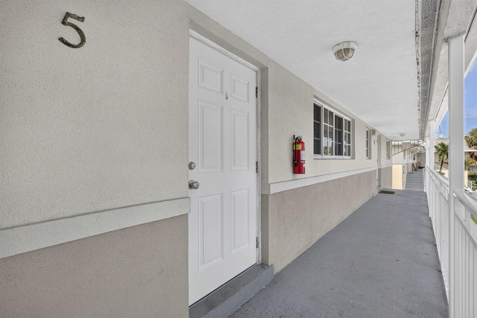 405 SOUTHWIND Drive 5 photo 4