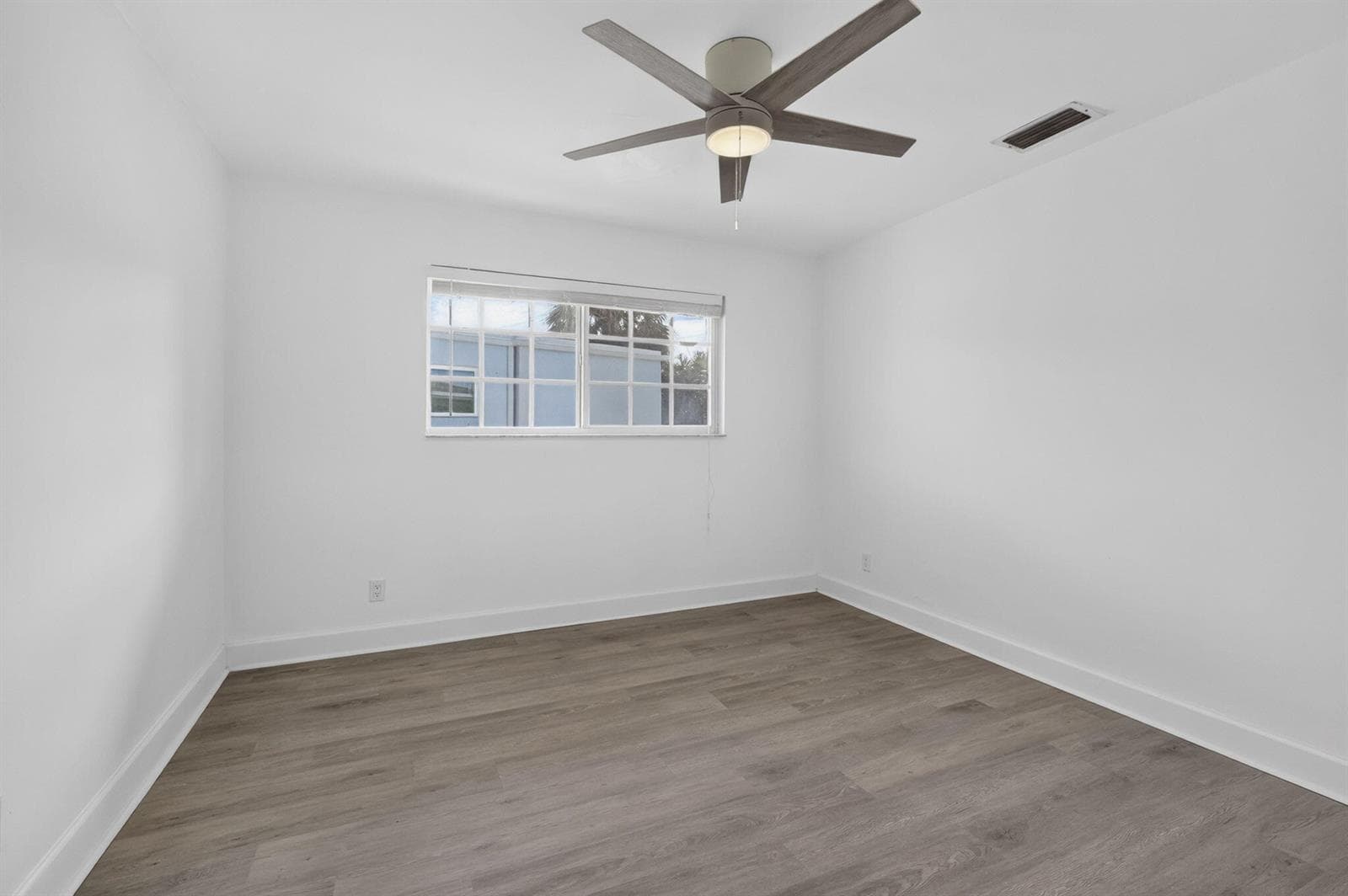 405 SOUTHWIND Drive 4 photo 13