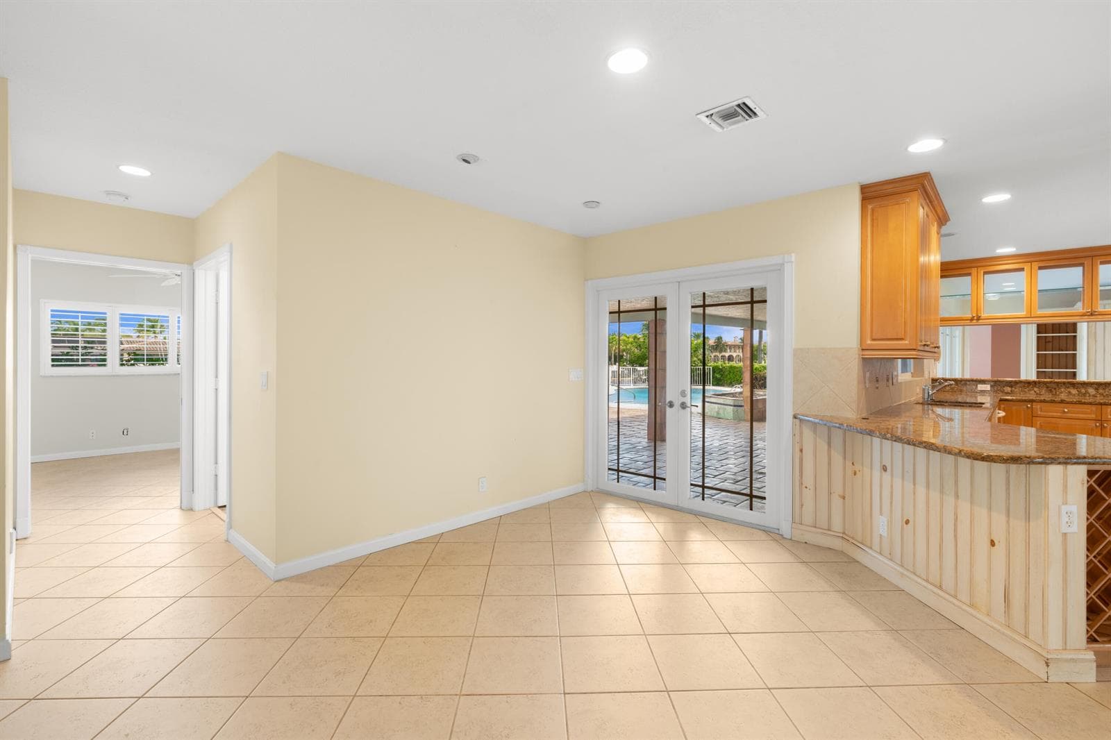 2651 NE 43RD Street photo 11