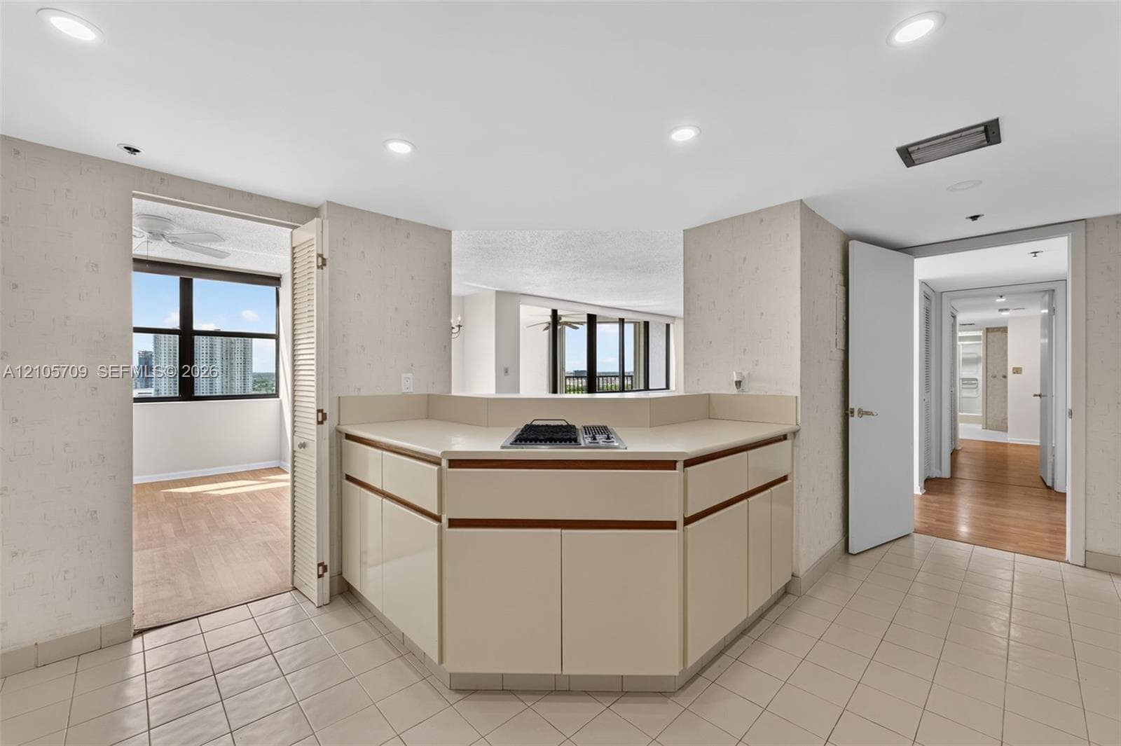 300 Three Islands Blvd 516 photo 18