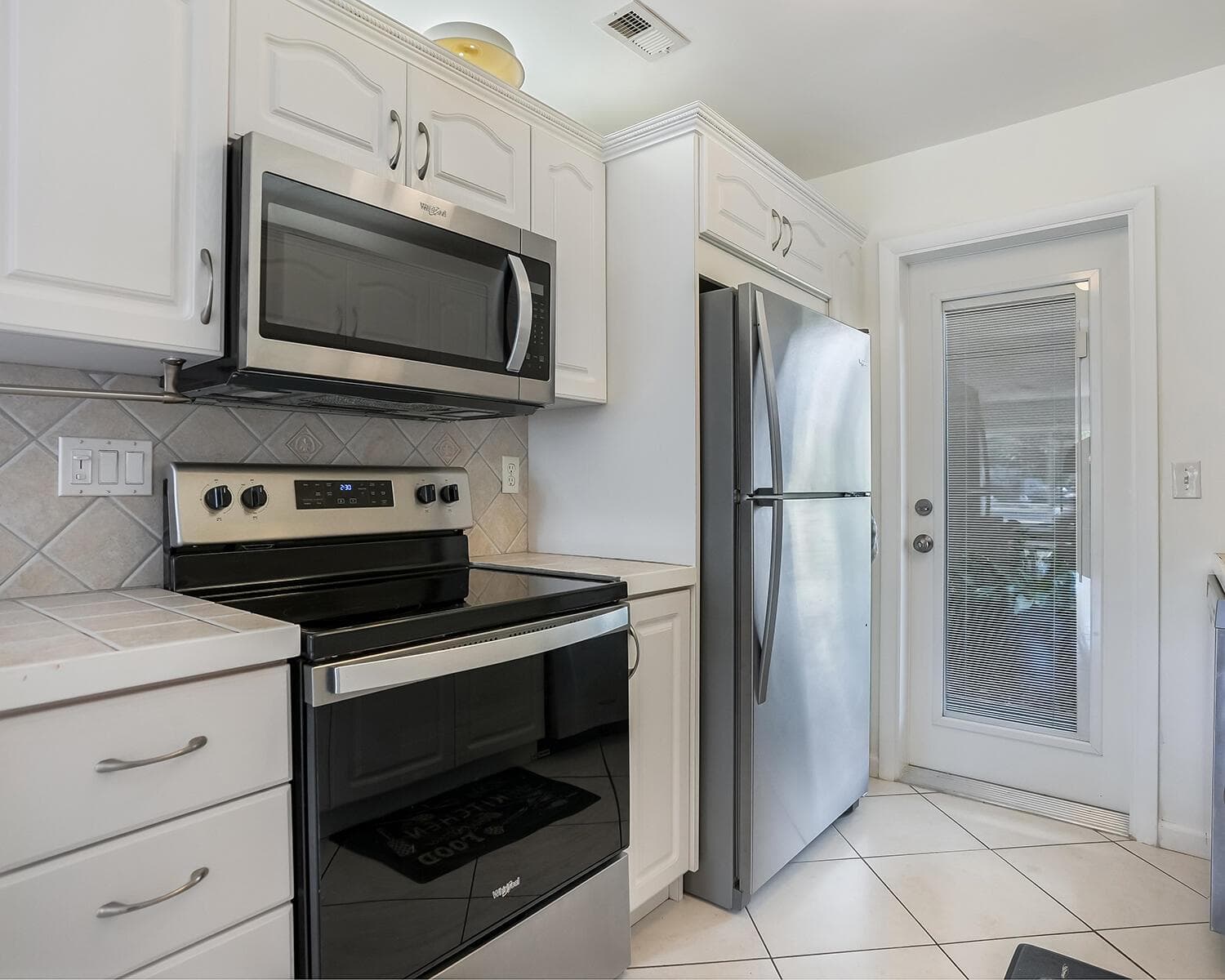 2600 DIANA Drive 107 photo 2