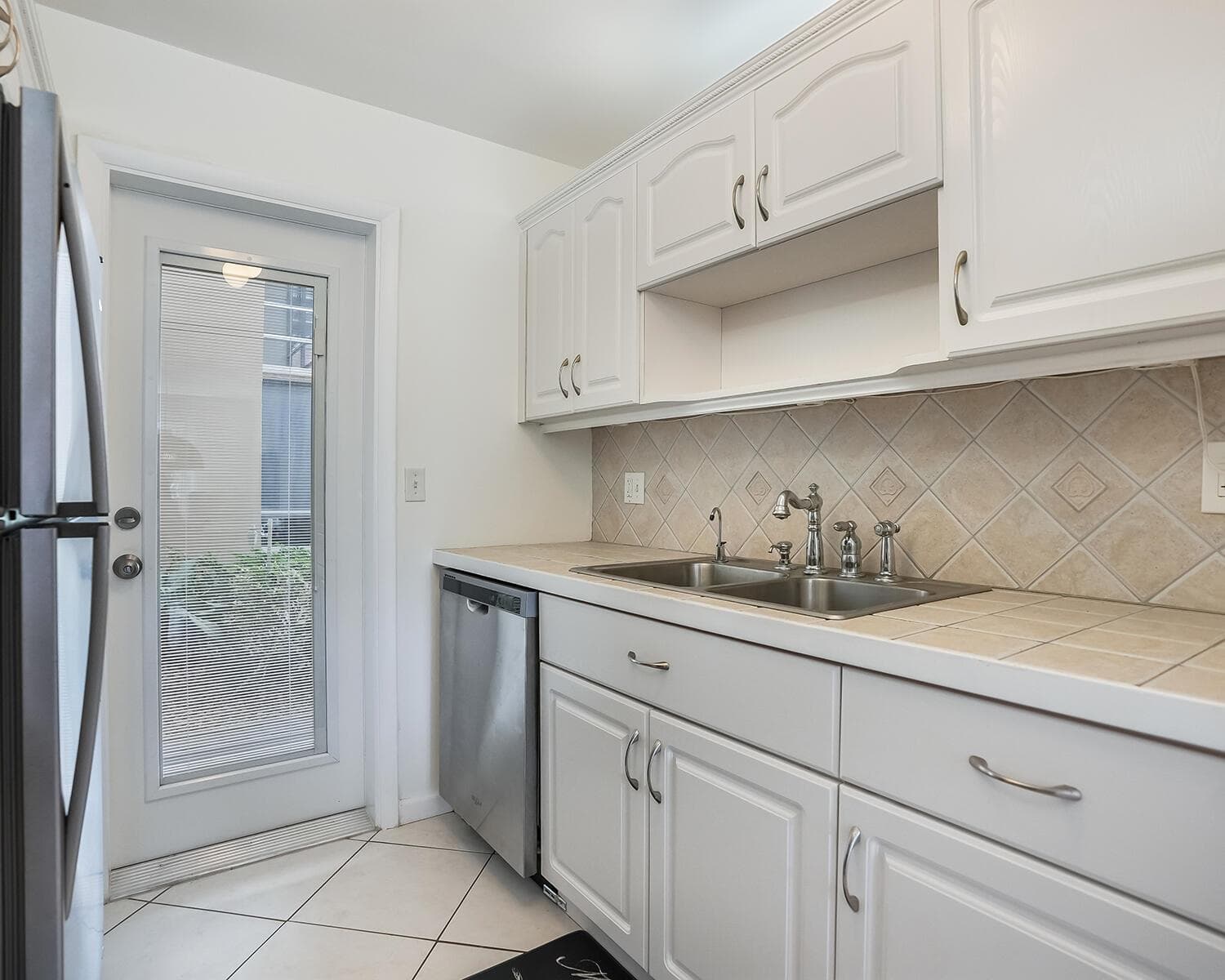 2600 DIANA Drive 107 photo 11