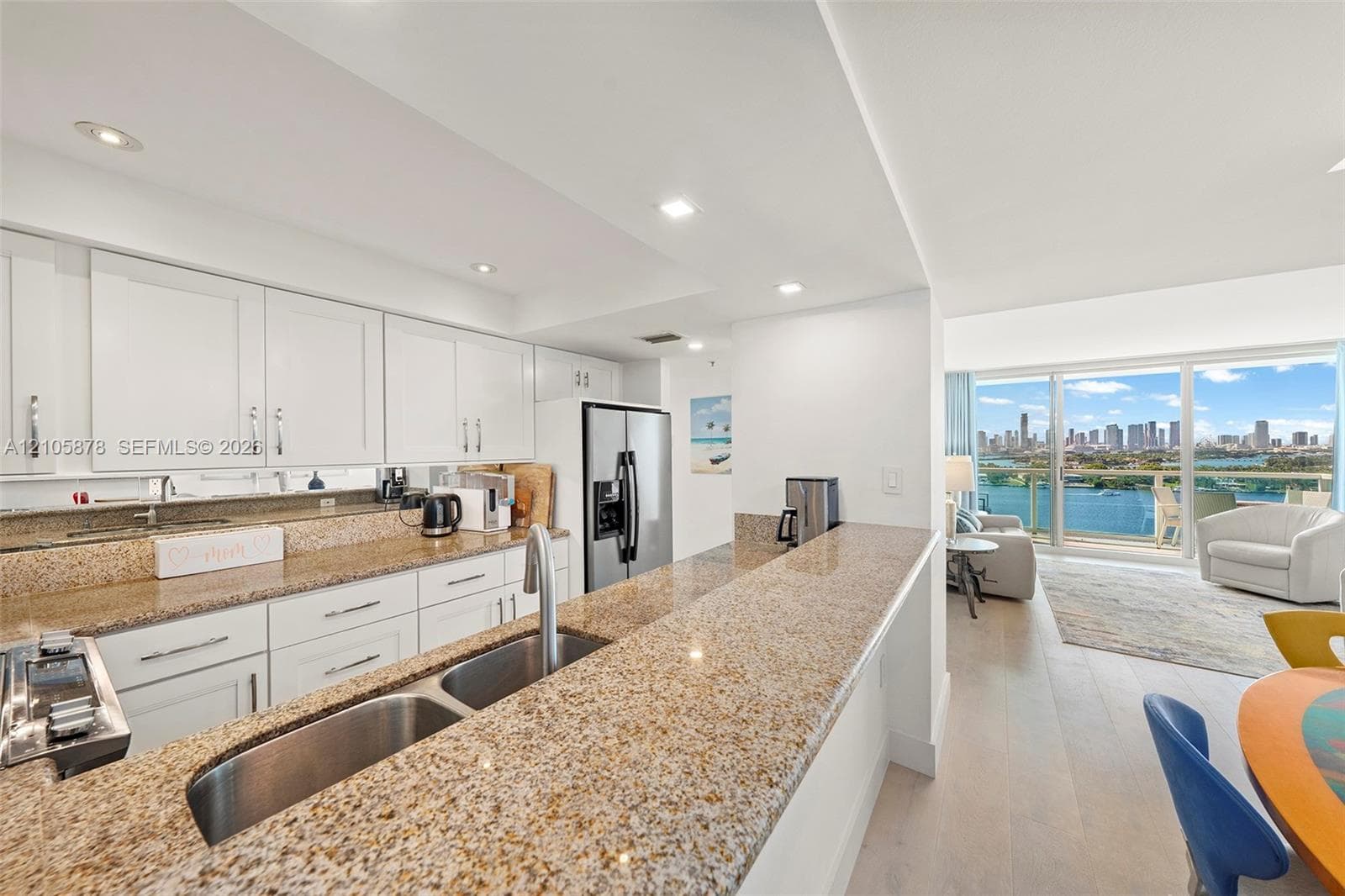 650 West Ave 1807 photo 10