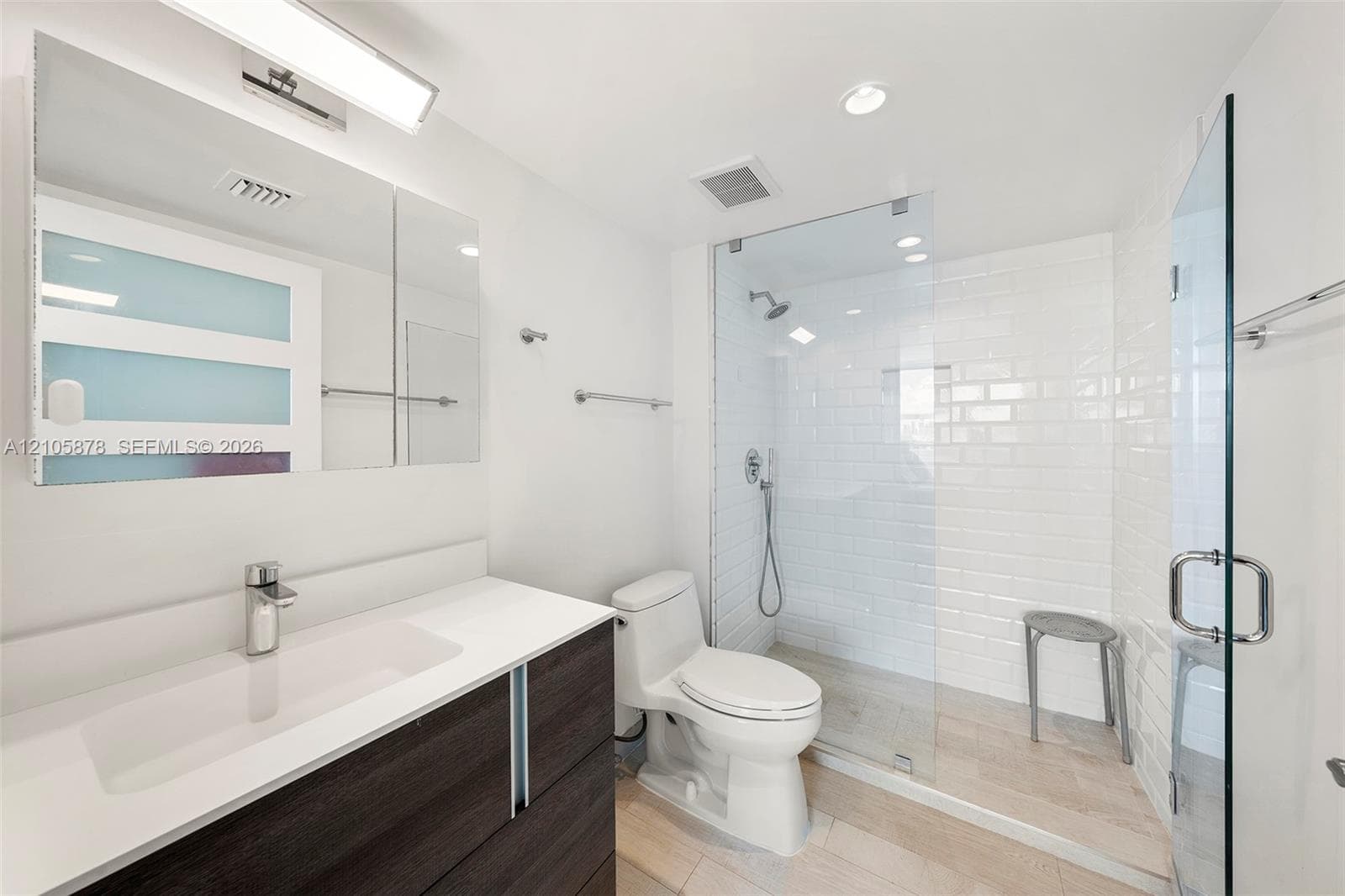 650 West Ave 1807 photo 15