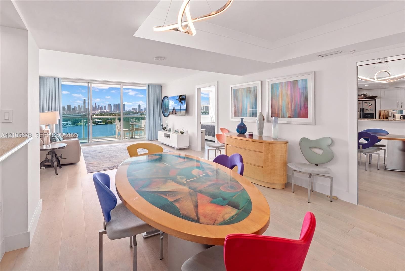 650 West Ave 1807 photo 4