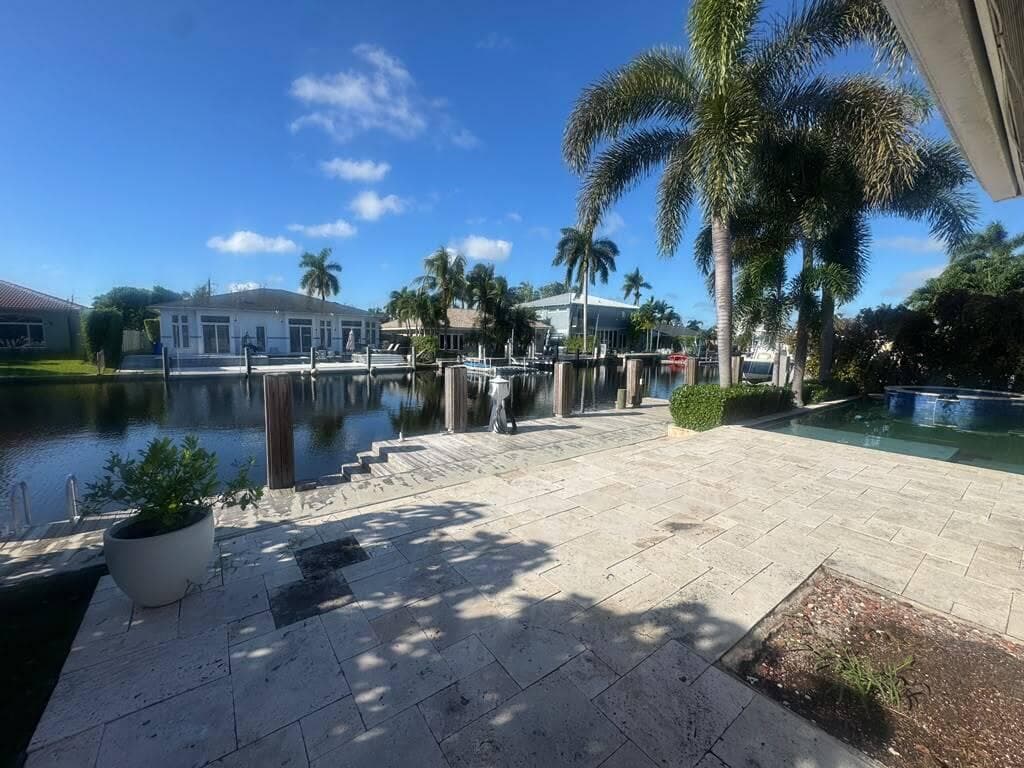 330 SE 10TH Street photo 9