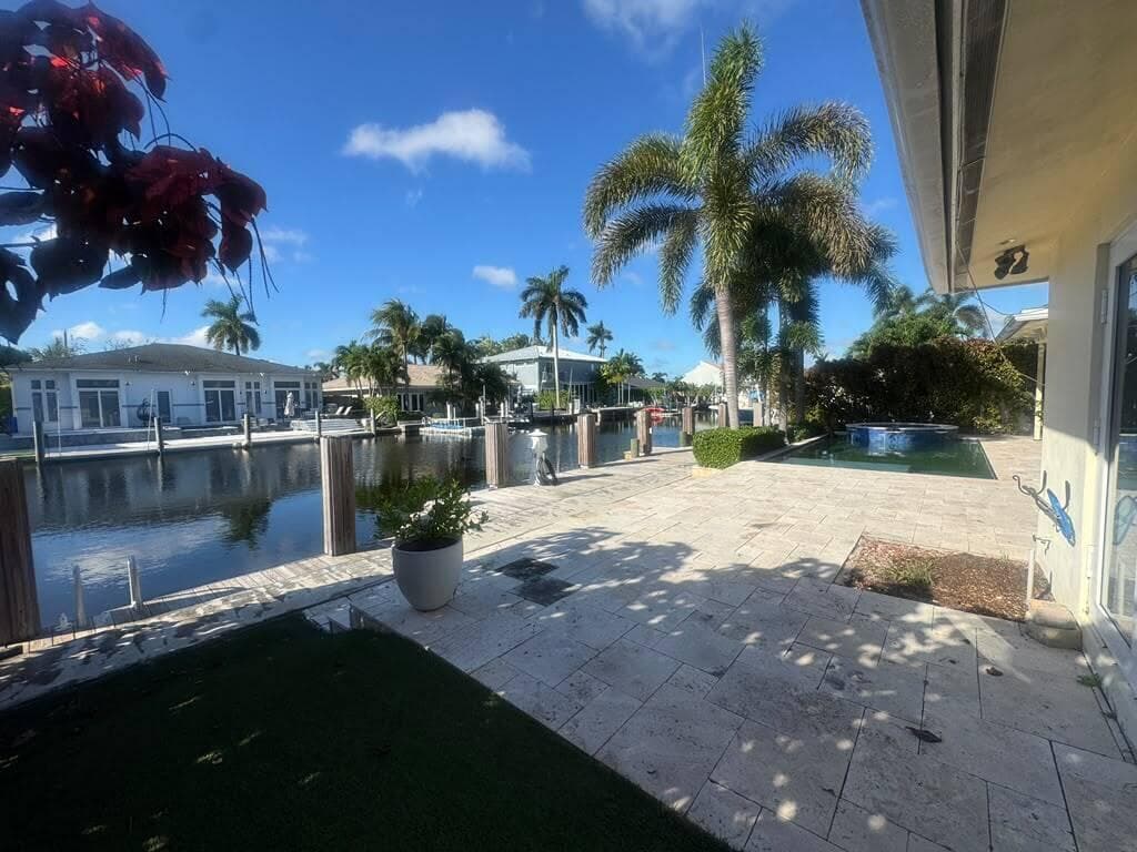 330 SE 10TH Street photo 8