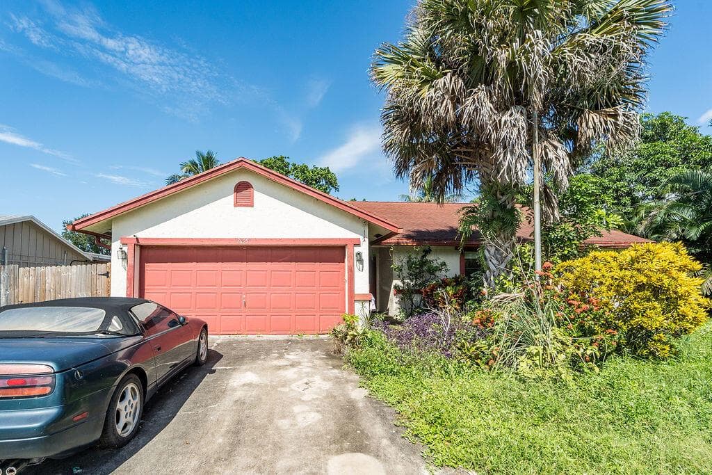 7625 CANAL Drive photo 1