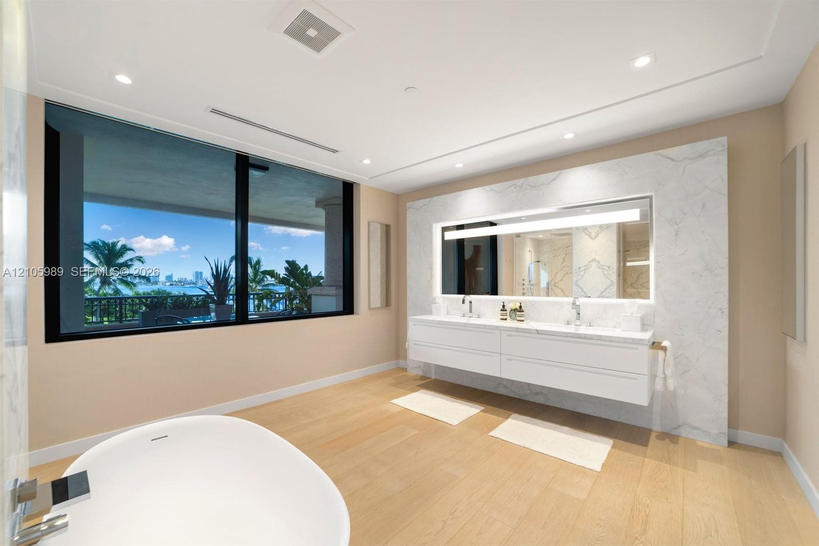 6800 Fisher Island Dr 6823 photo 21