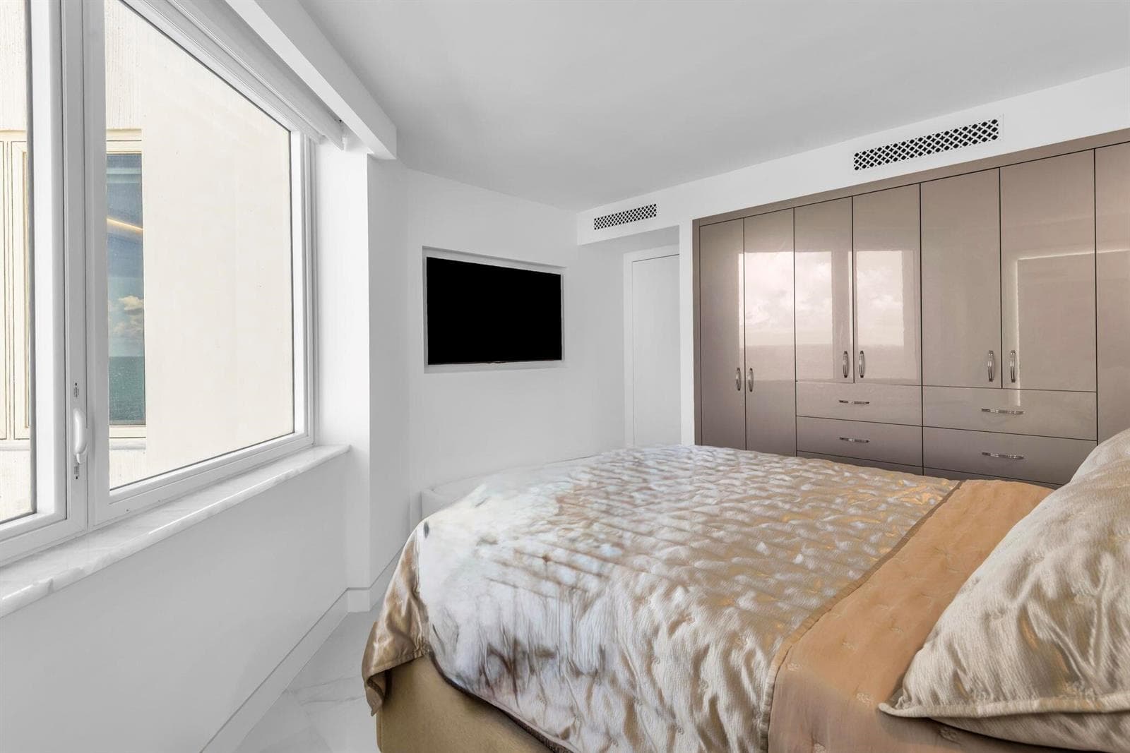 550 S Ocean Boulevard 1205 photo 16