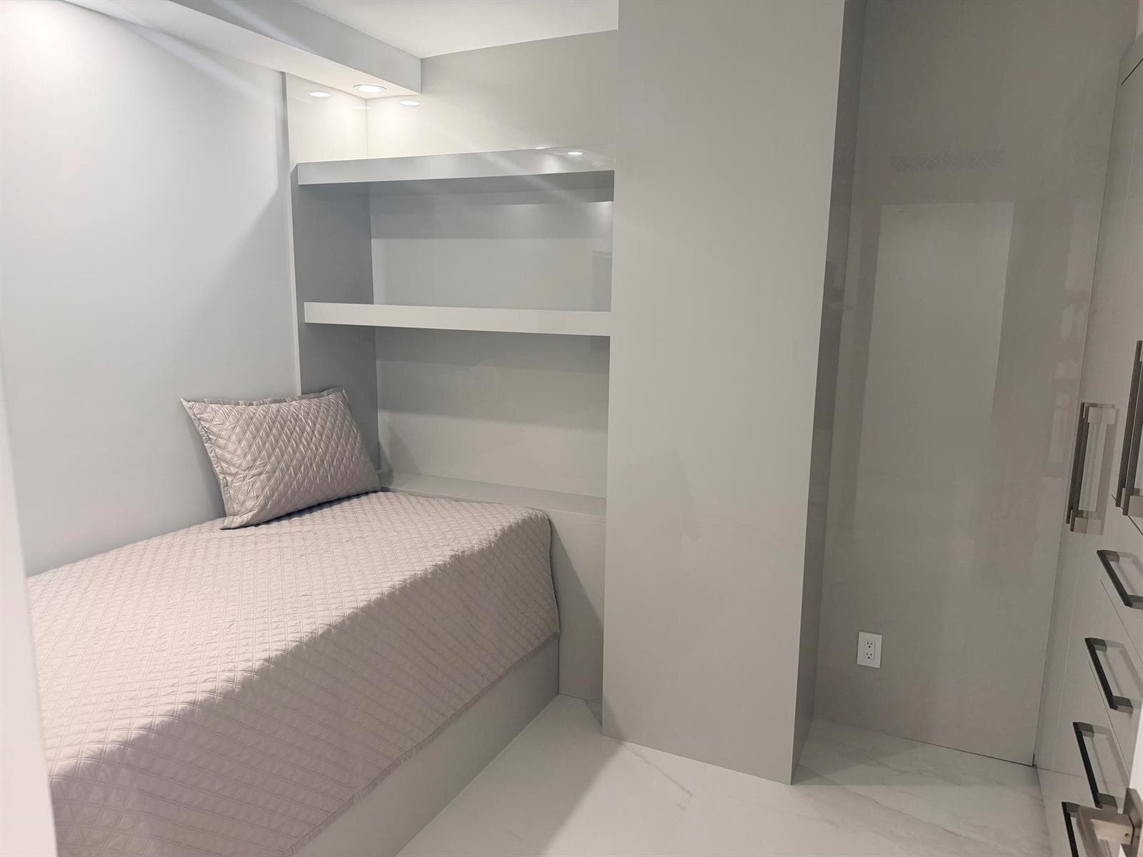 550 S Ocean Boulevard 1205 photo 18