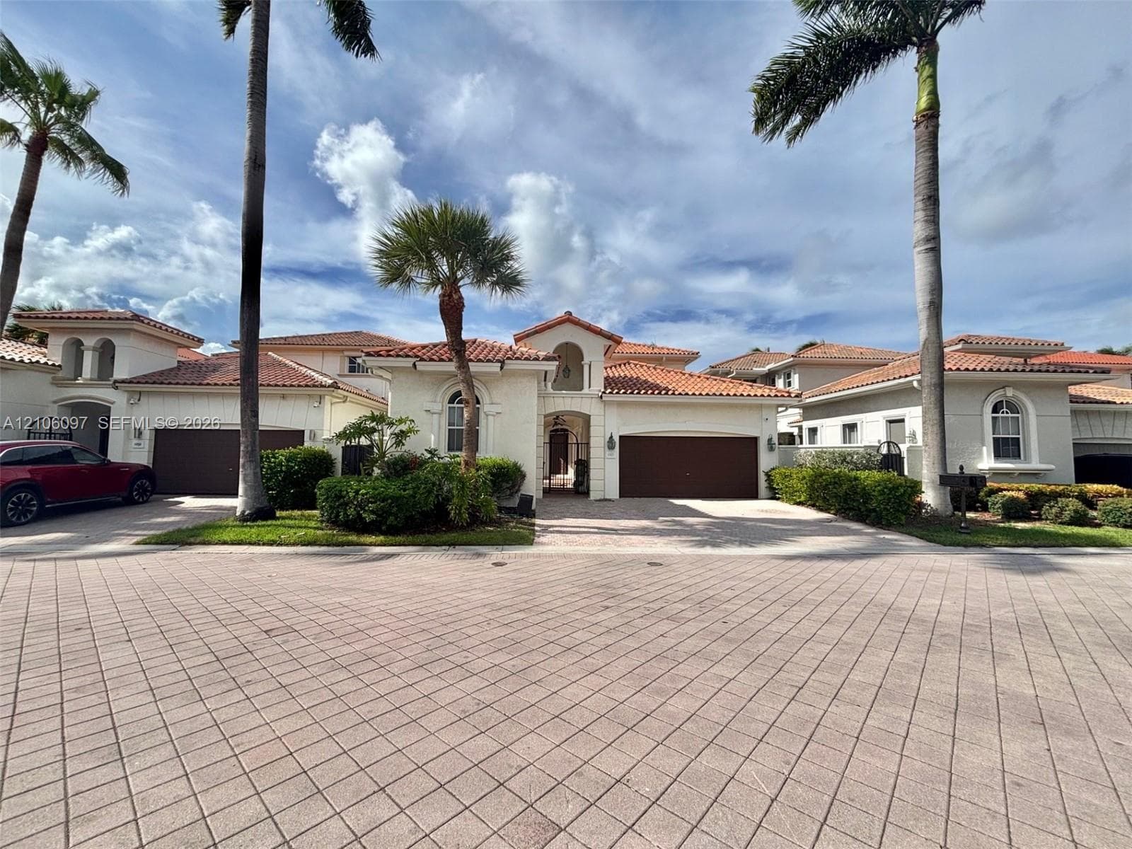 1141 Waterside Ln photo 6
