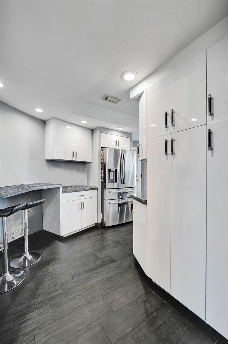 333 SUNSET Drive 207 photo 16