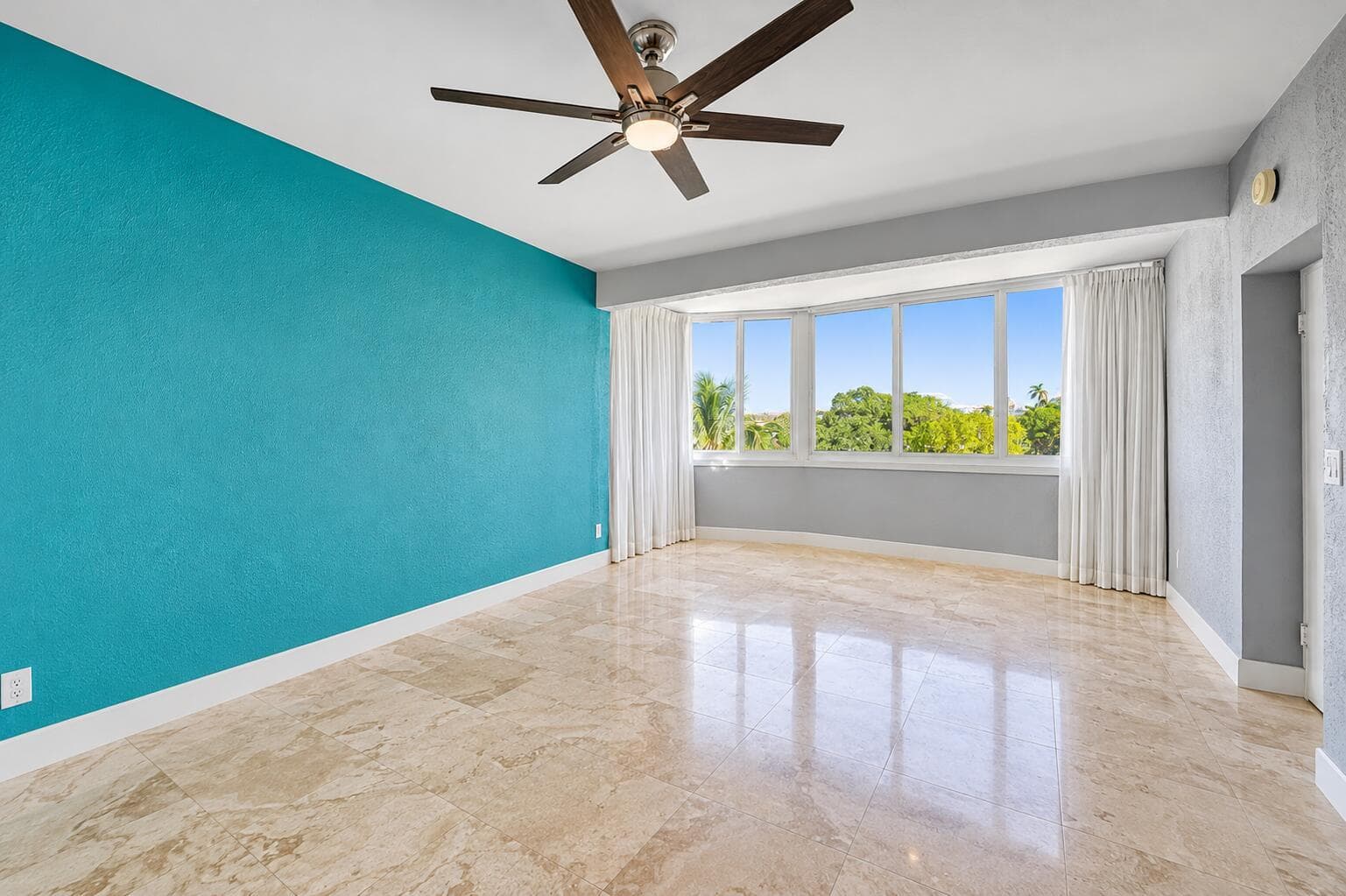 333 SUNSET Drive 207 photo 22