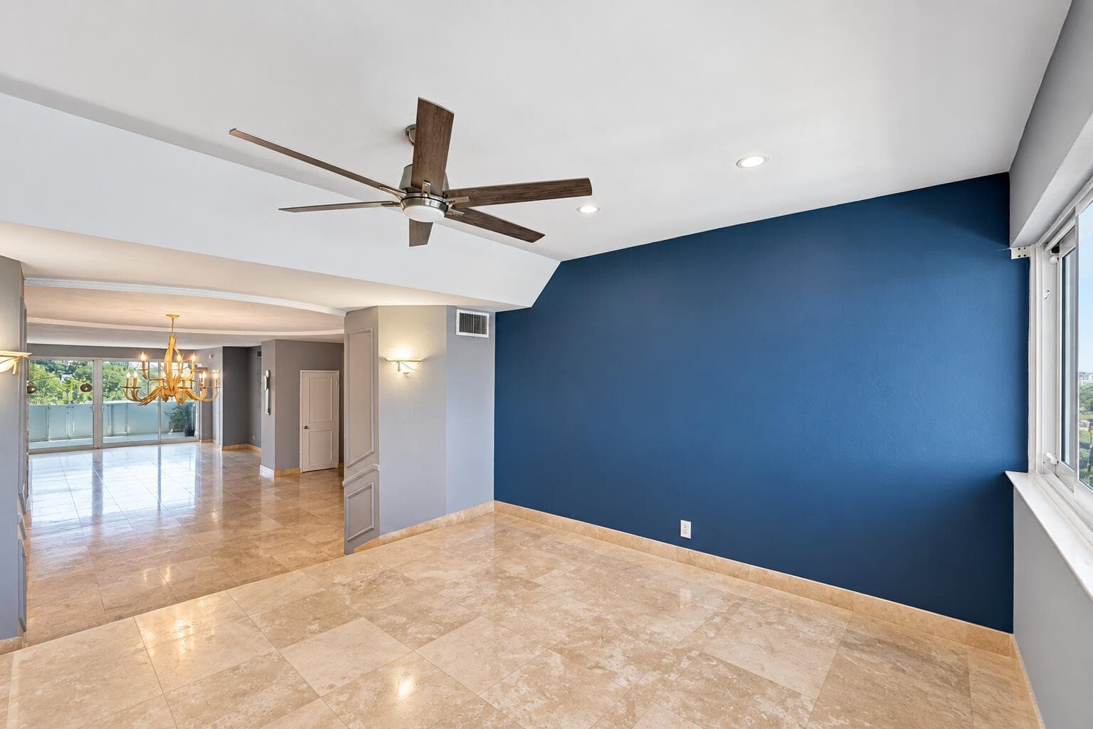 333 SUNSET Drive 207 photo 19
