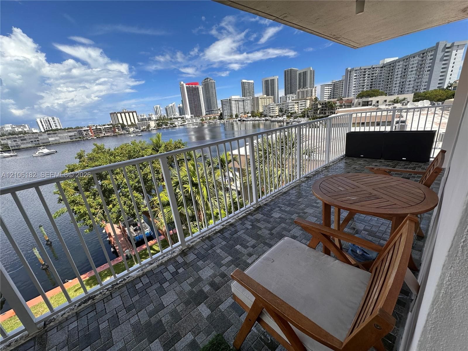 400 Golden Isles Dr 40 photo 16