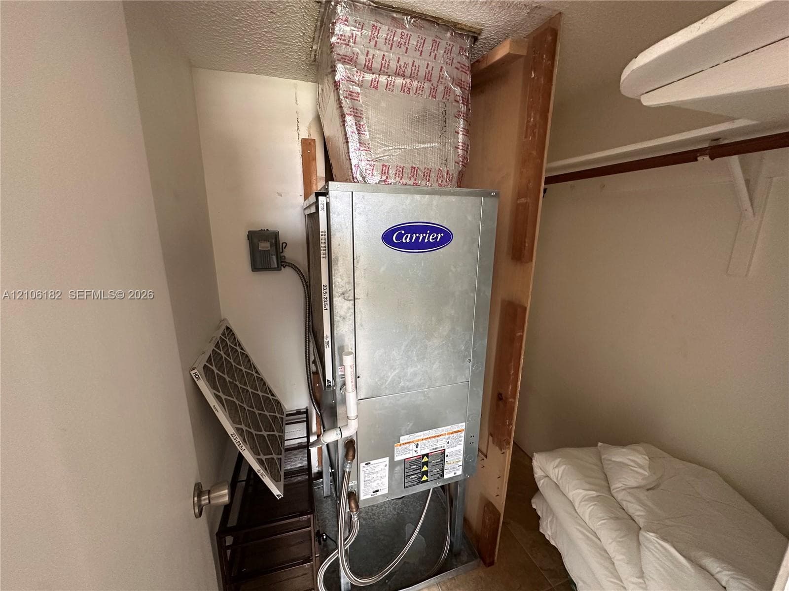 400 Golden Isles Dr 40 photo 22