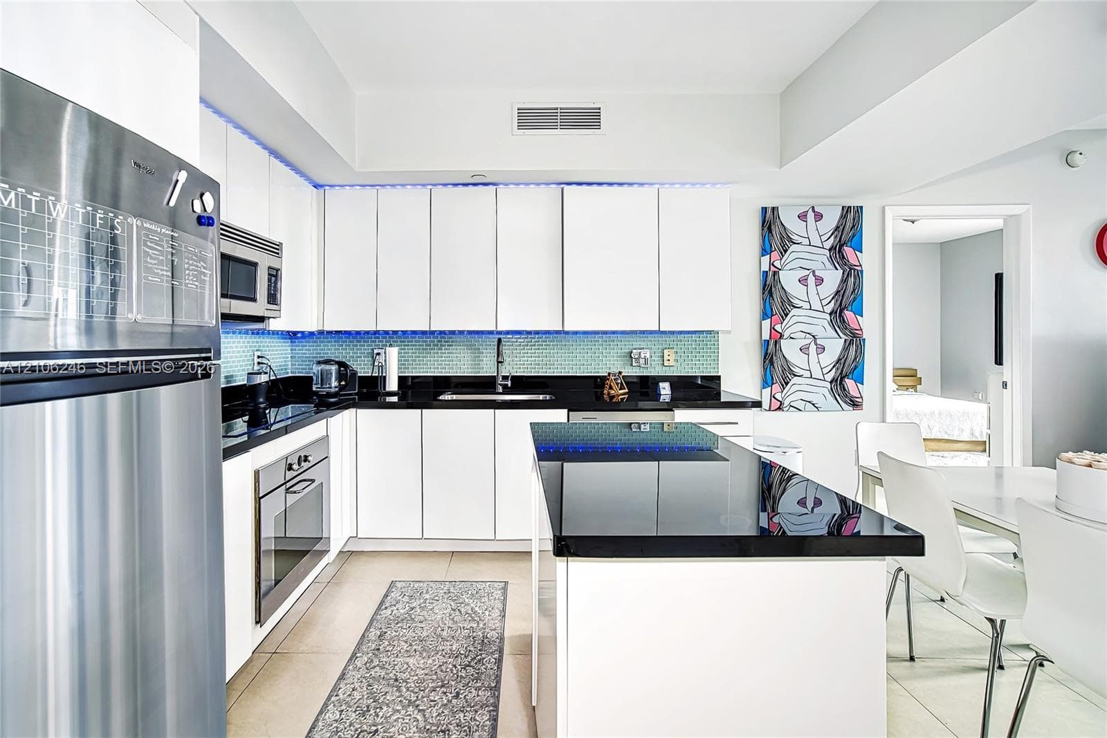 92 SW 3rd St 1511 photo 8