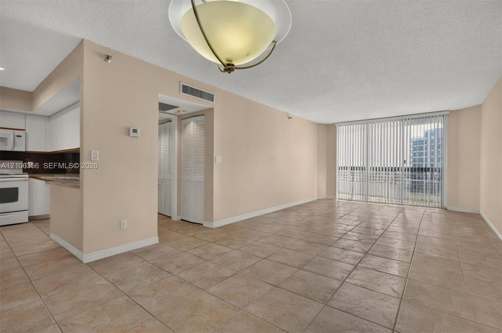 19195 NE 36th Ct 2704 photo 11