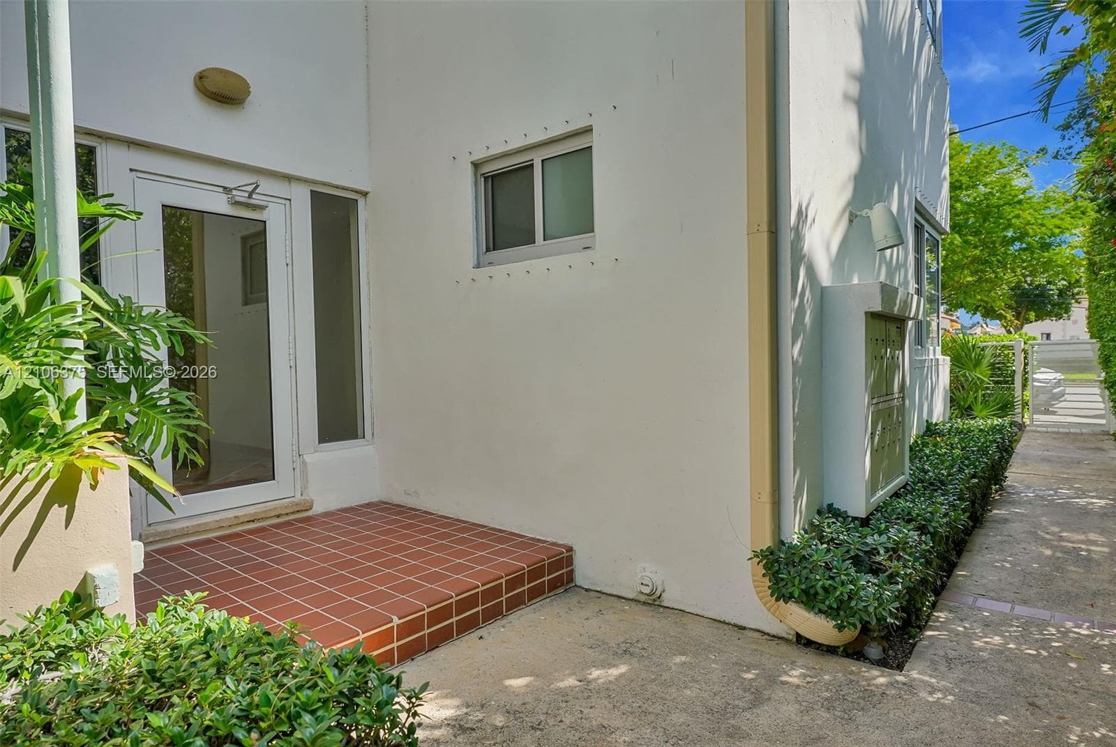 4800 Pine Tree Dr 101 photo 23