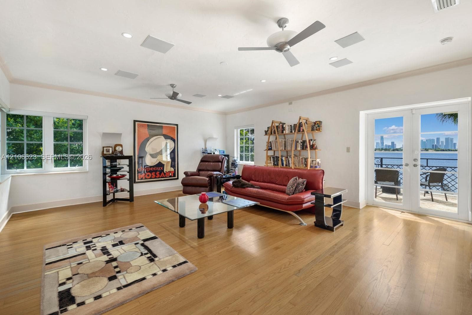 2312 Bay Ave photo 12