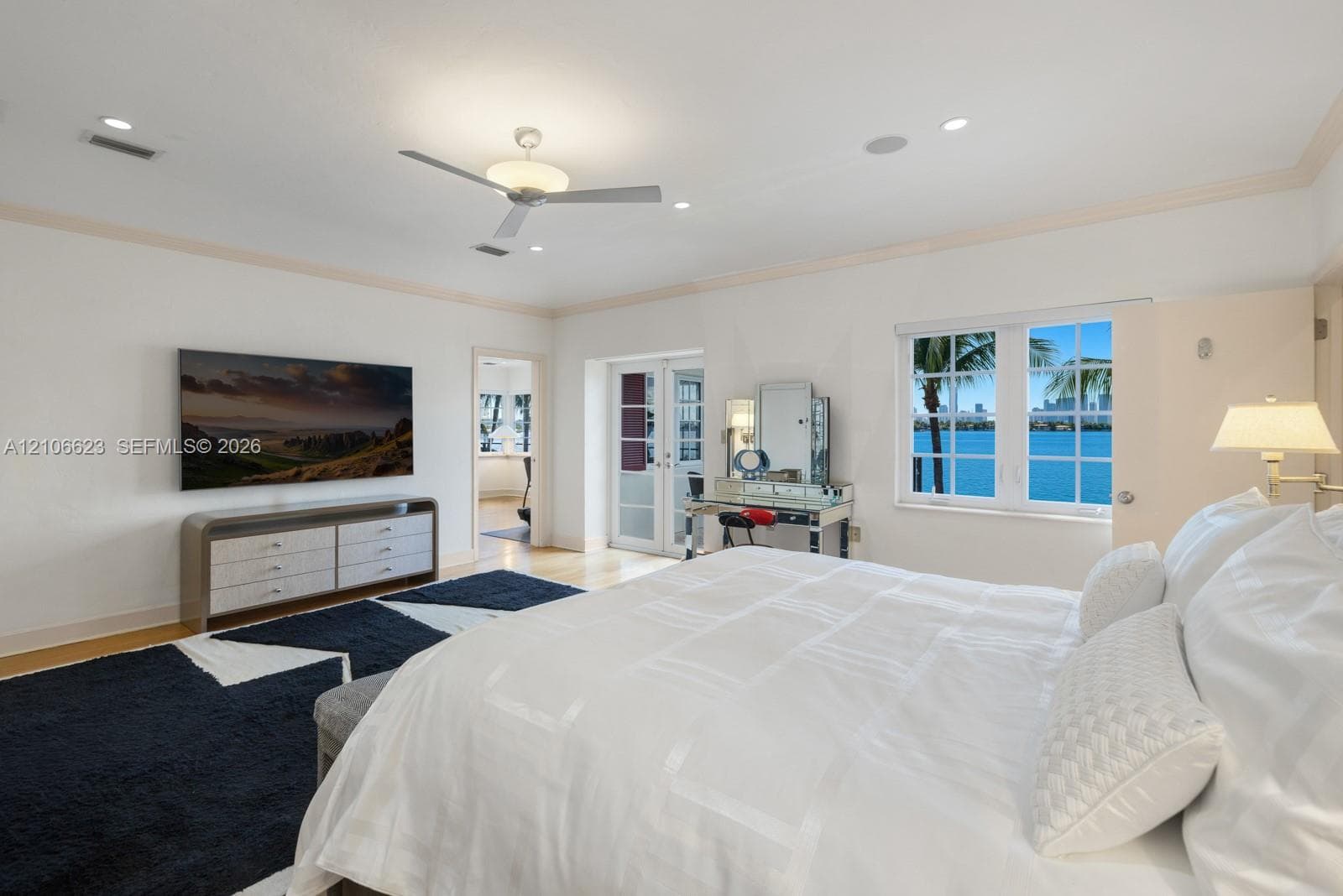 2312 Bay Ave photo 10