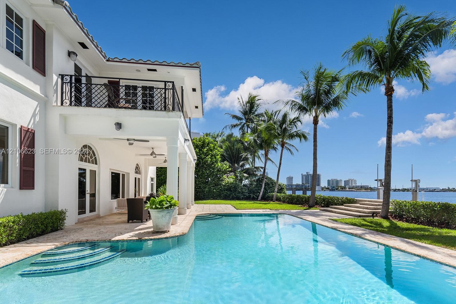 2312 Bay Ave photo 8