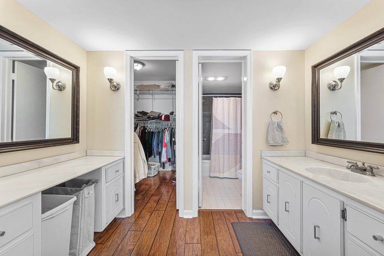 3040 Lake Shore Drive 502 photo 16