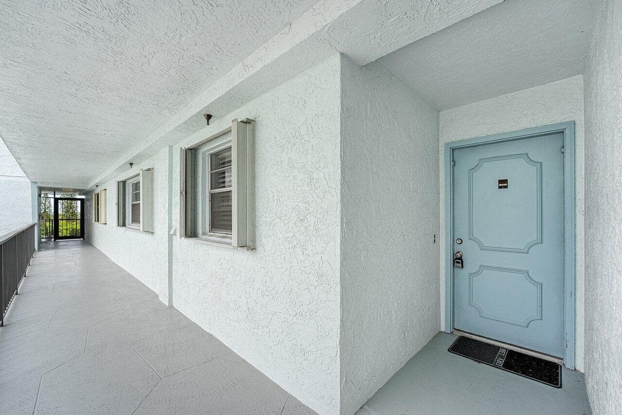 3040 Lake Shore Drive 502 photo 7