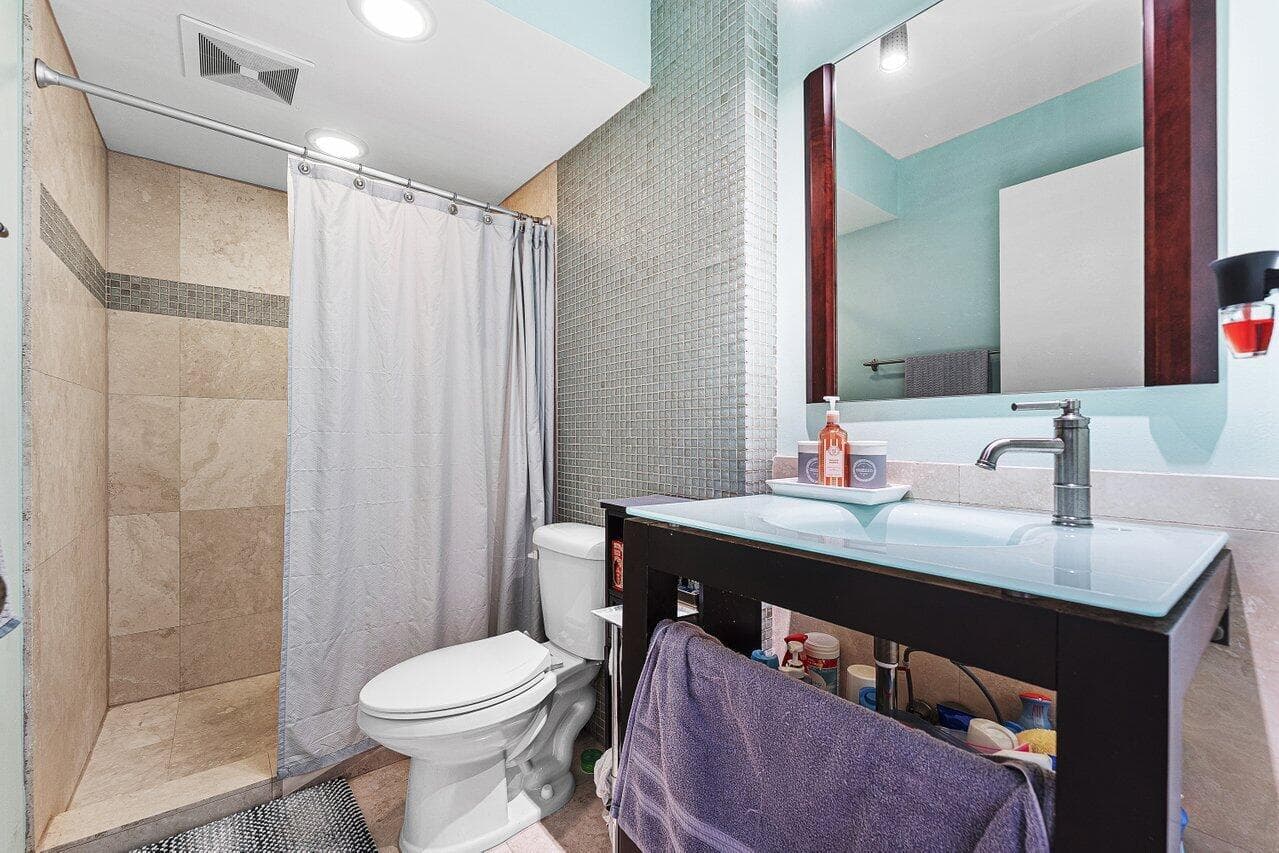 3040 Lake Shore Drive 502 photo 24