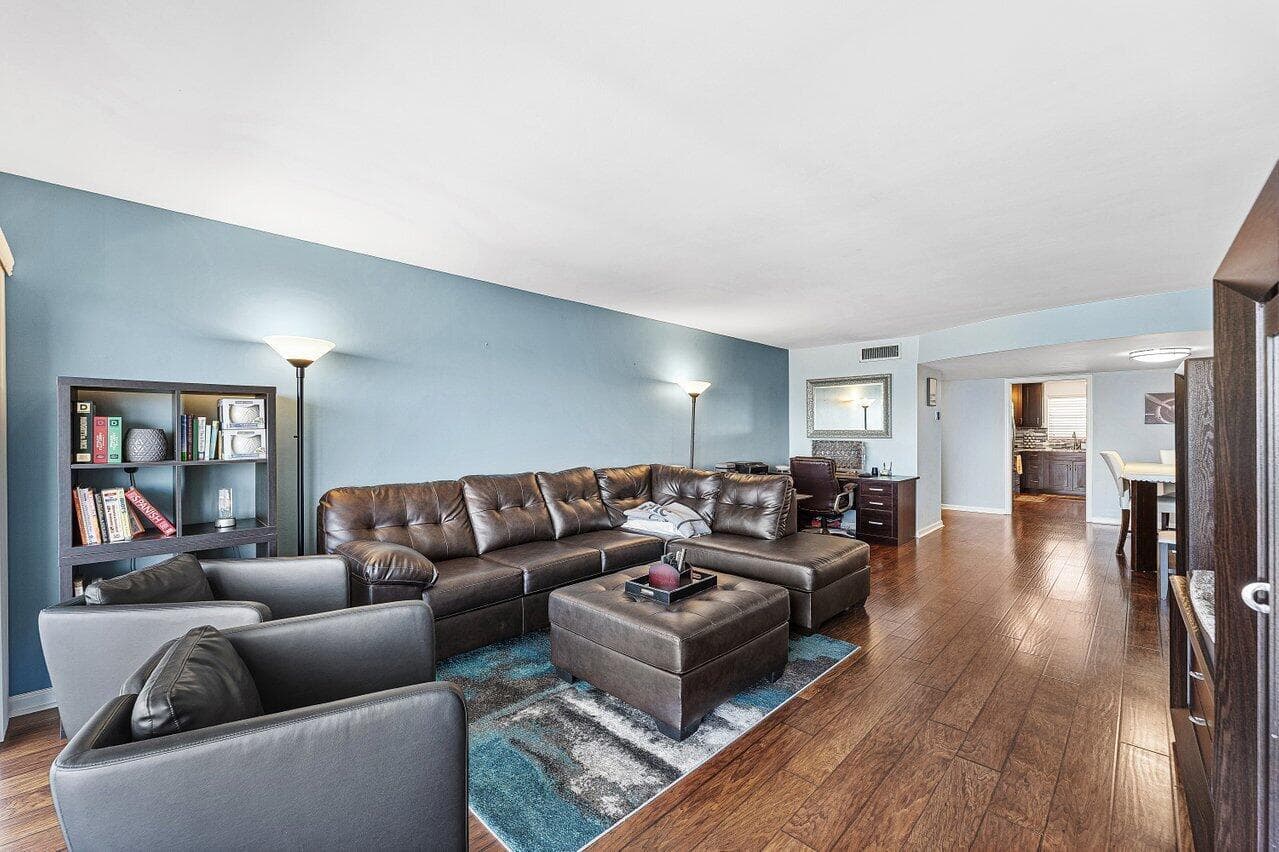 3040 Lake Shore Drive 502 photo 15