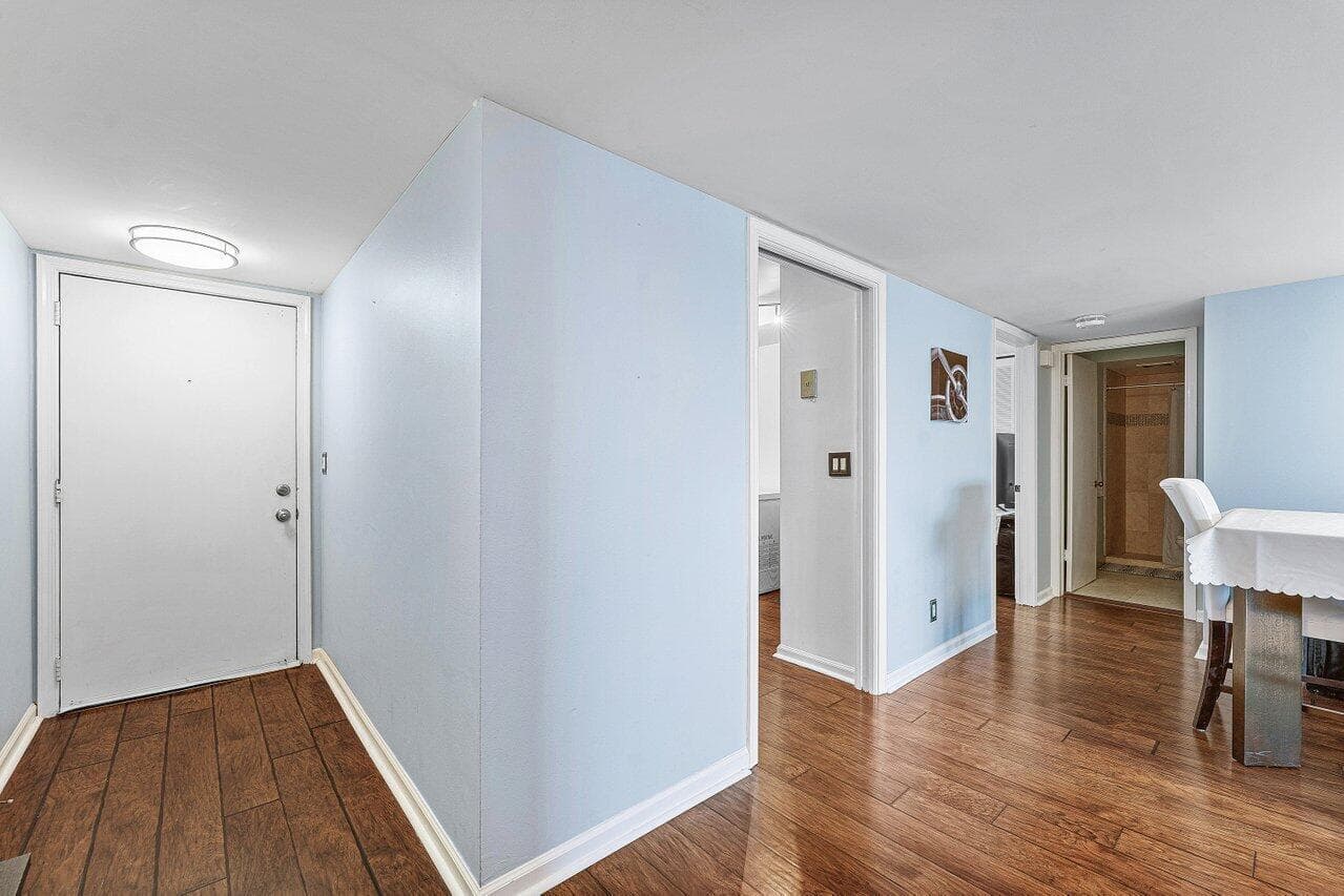 3040 Lake Shore Drive 502 photo 8