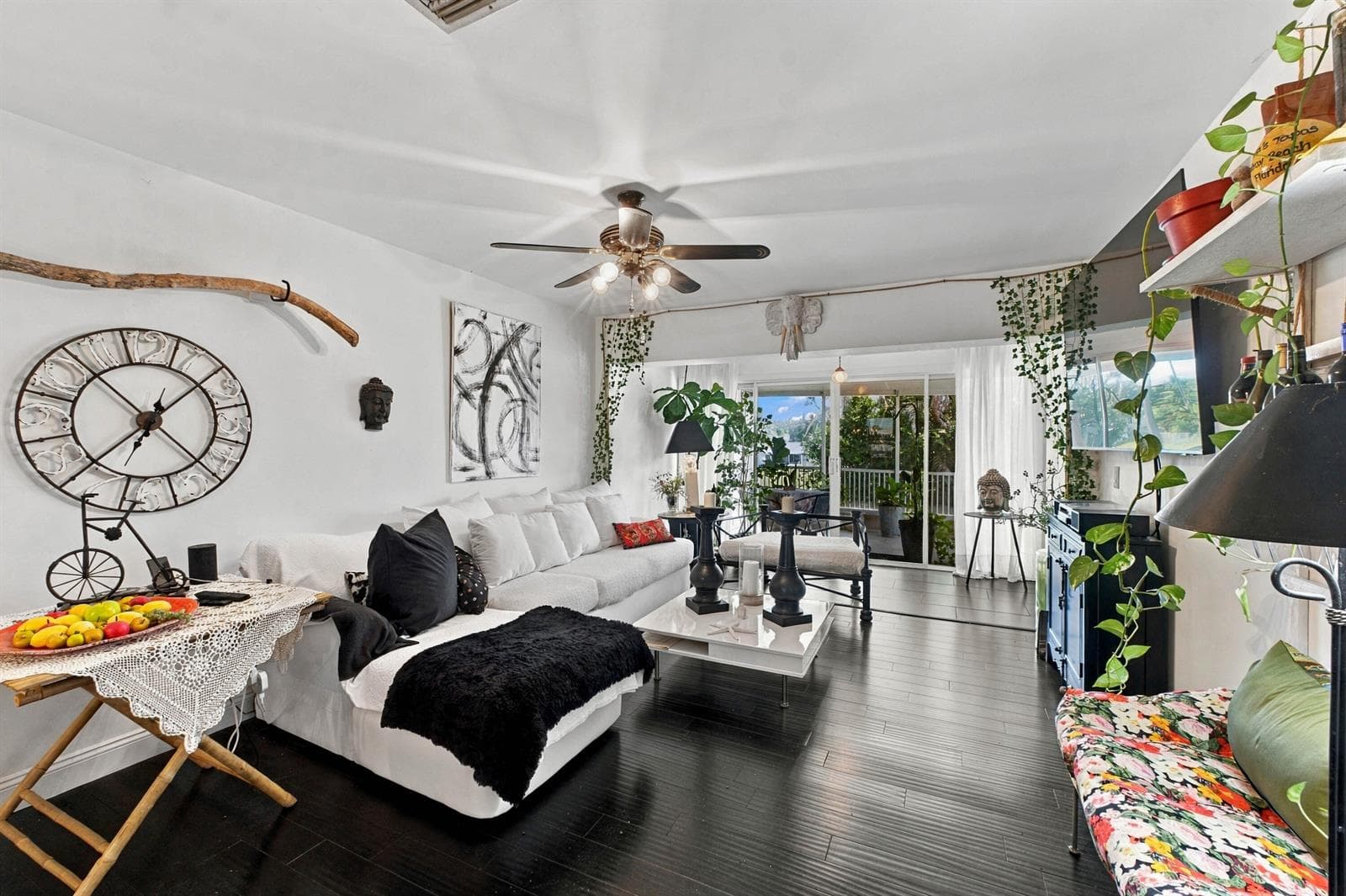 1130 Mahogany Way photo 3