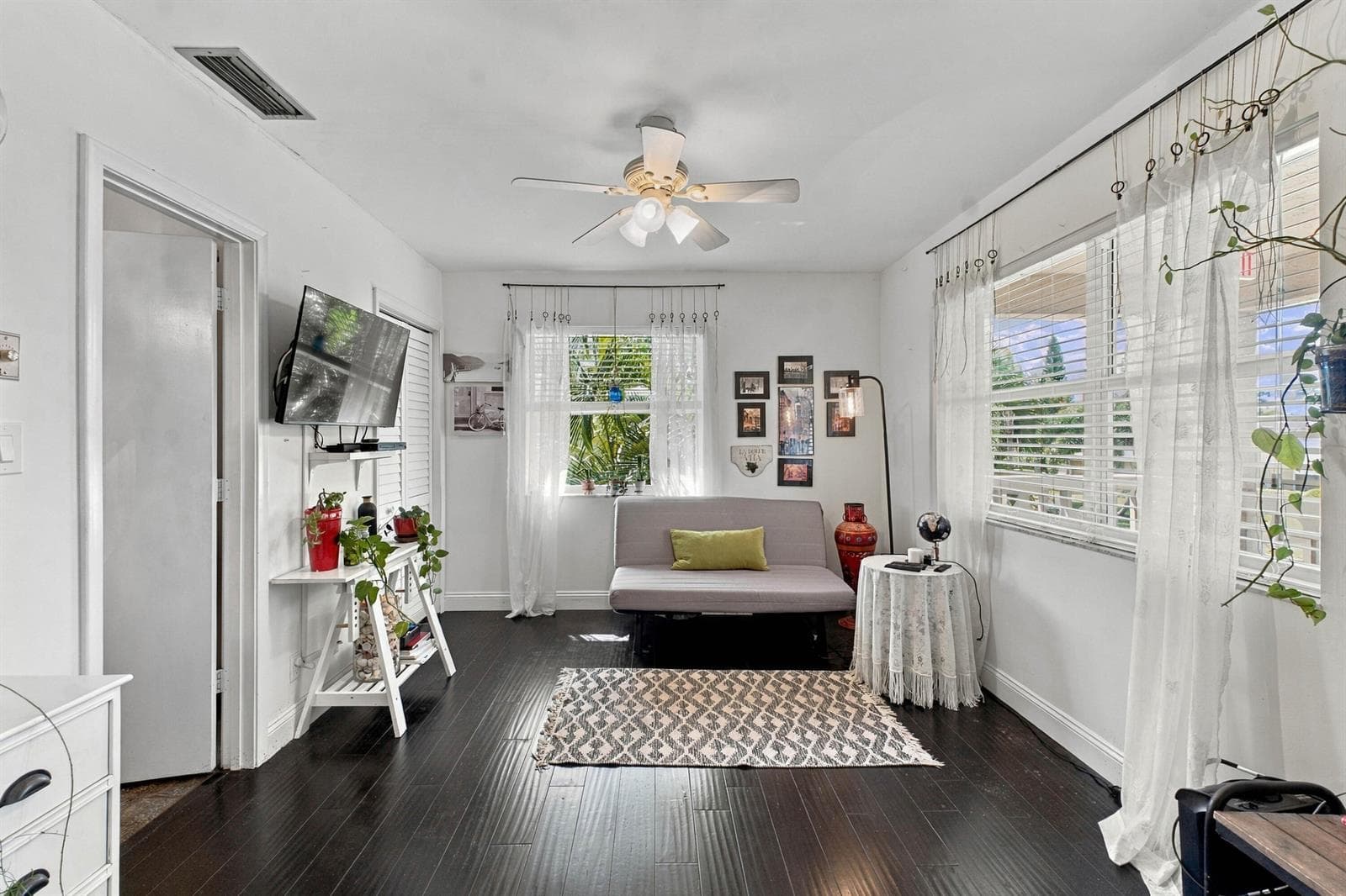1130 Mahogany Way photo 8