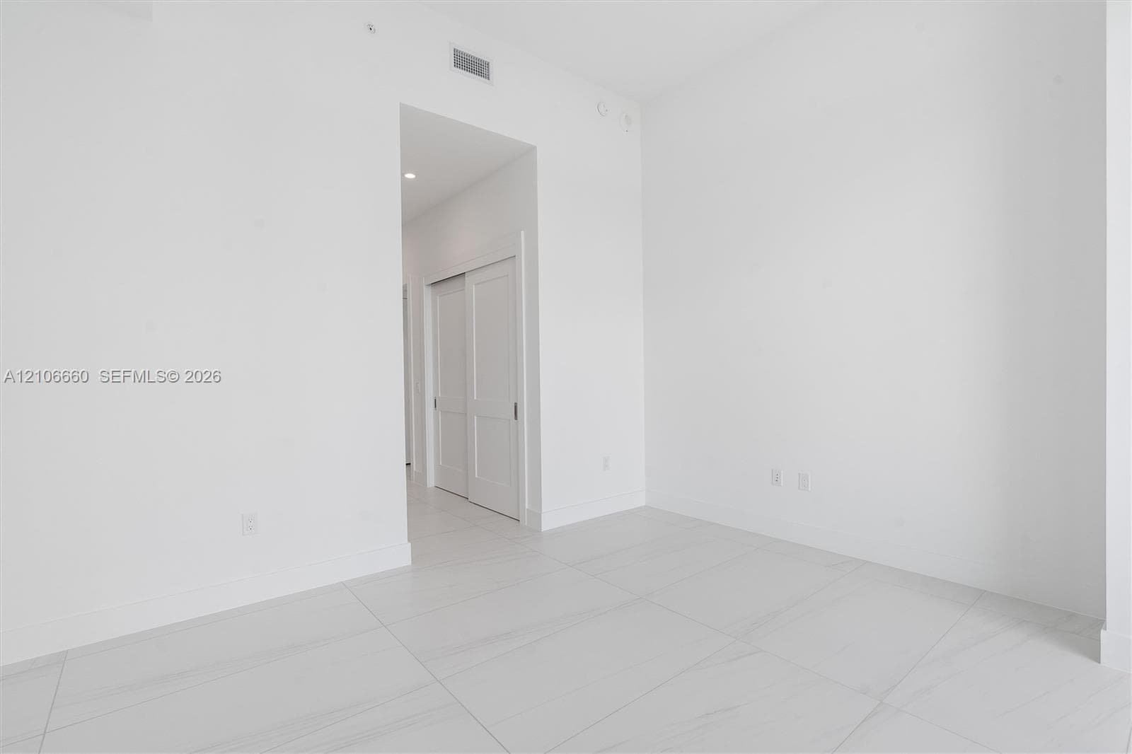 153 N Seabreeze Blvd 401 photo 23