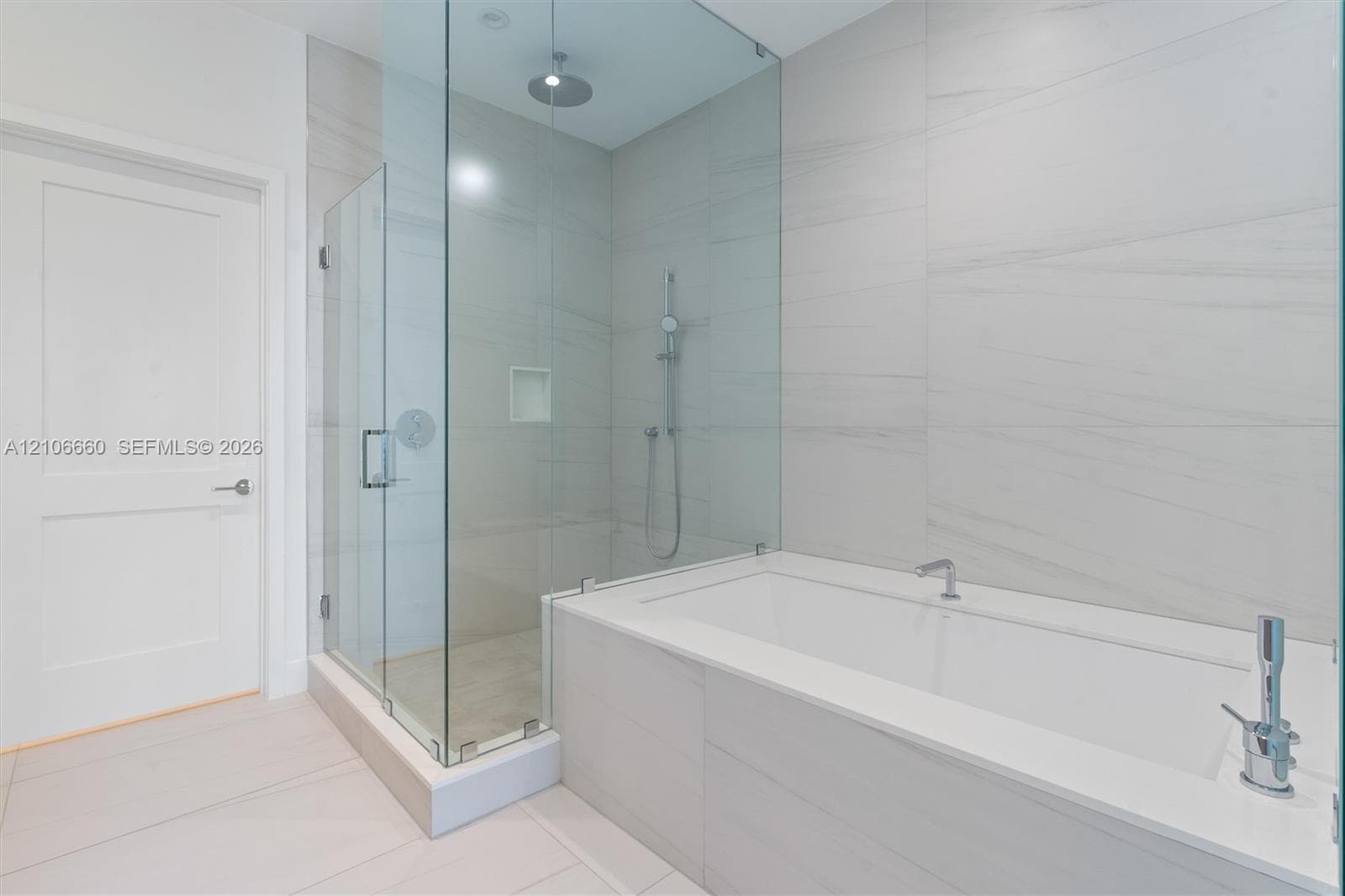 153 N Seabreeze Blvd 401 photo 17