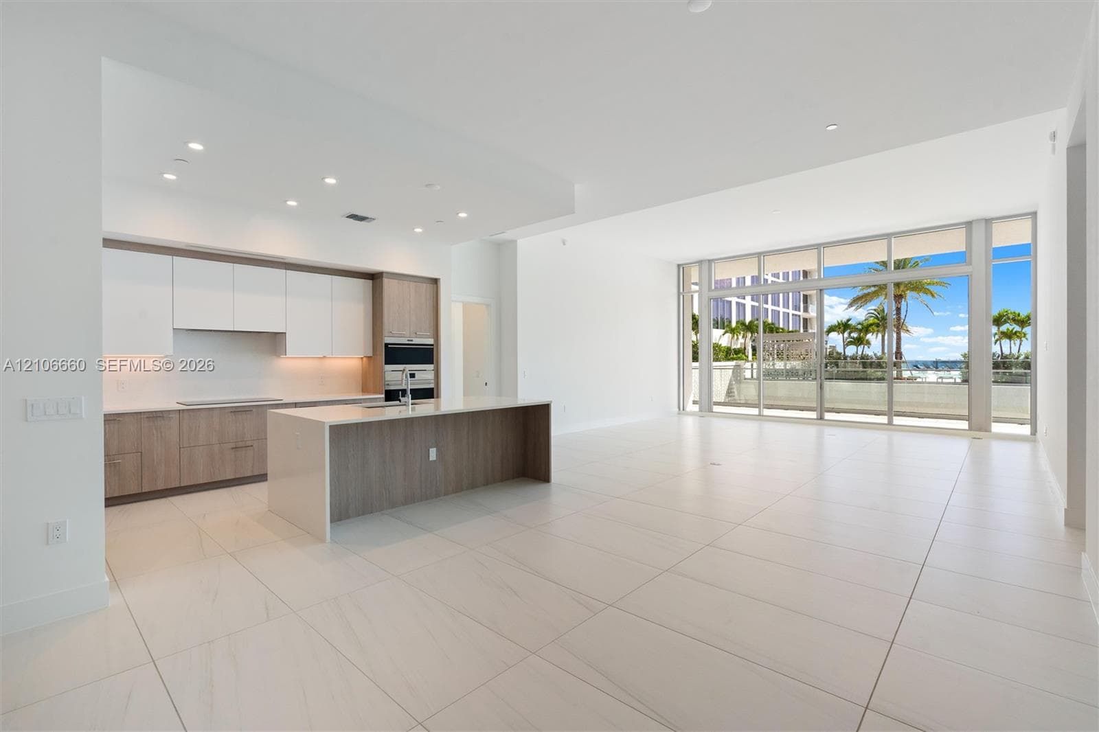 153 N Seabreeze Blvd 401 photo 9