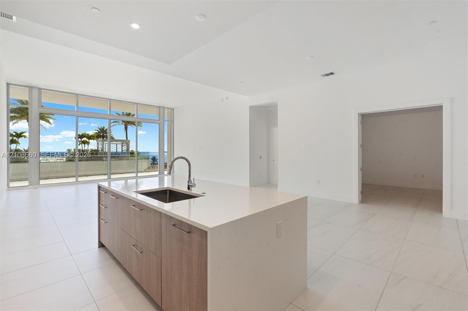 153 N Seabreeze Blvd 401 photo 11