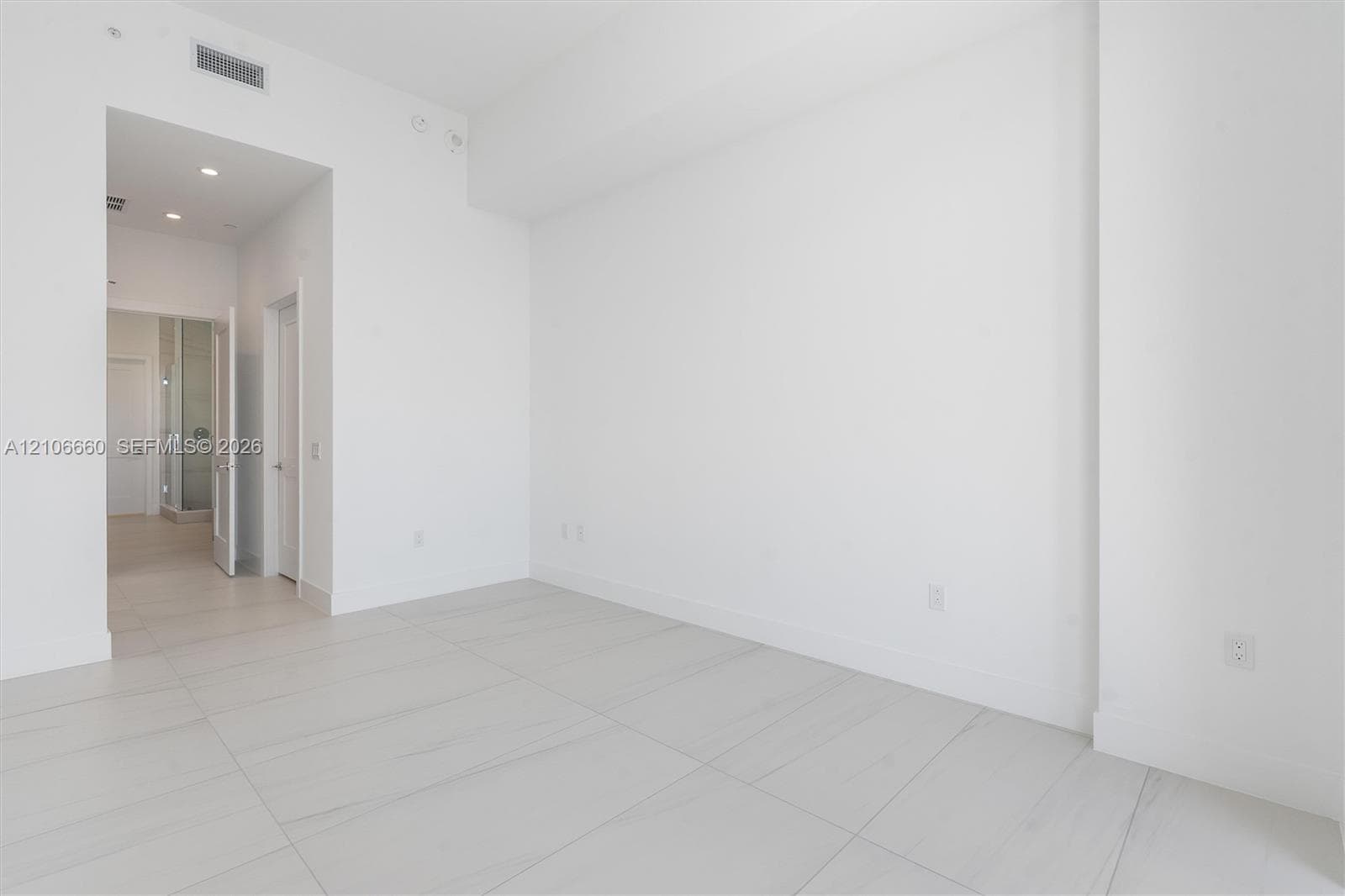 153 N Seabreeze Blvd 401 photo 19