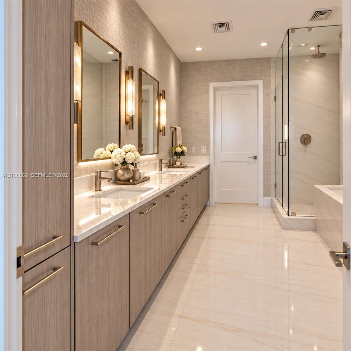 153 N Seabreeze Blvd 401 photo 4