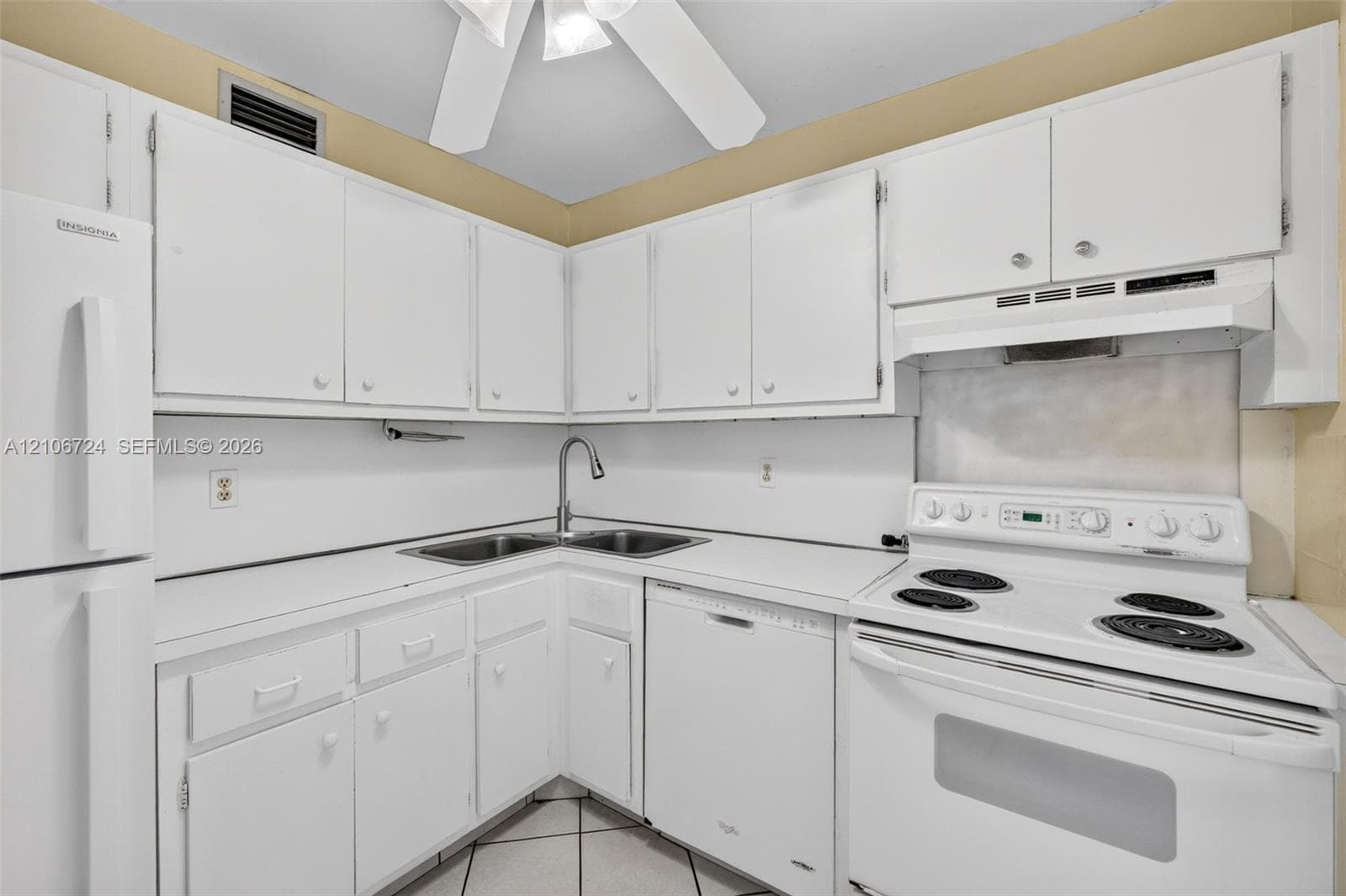 111 Golden Isles Dr G12 photo 5