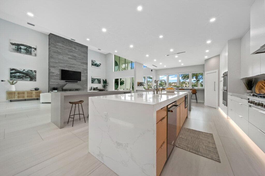 6879 SE SOUTH MARINA Way photo 23