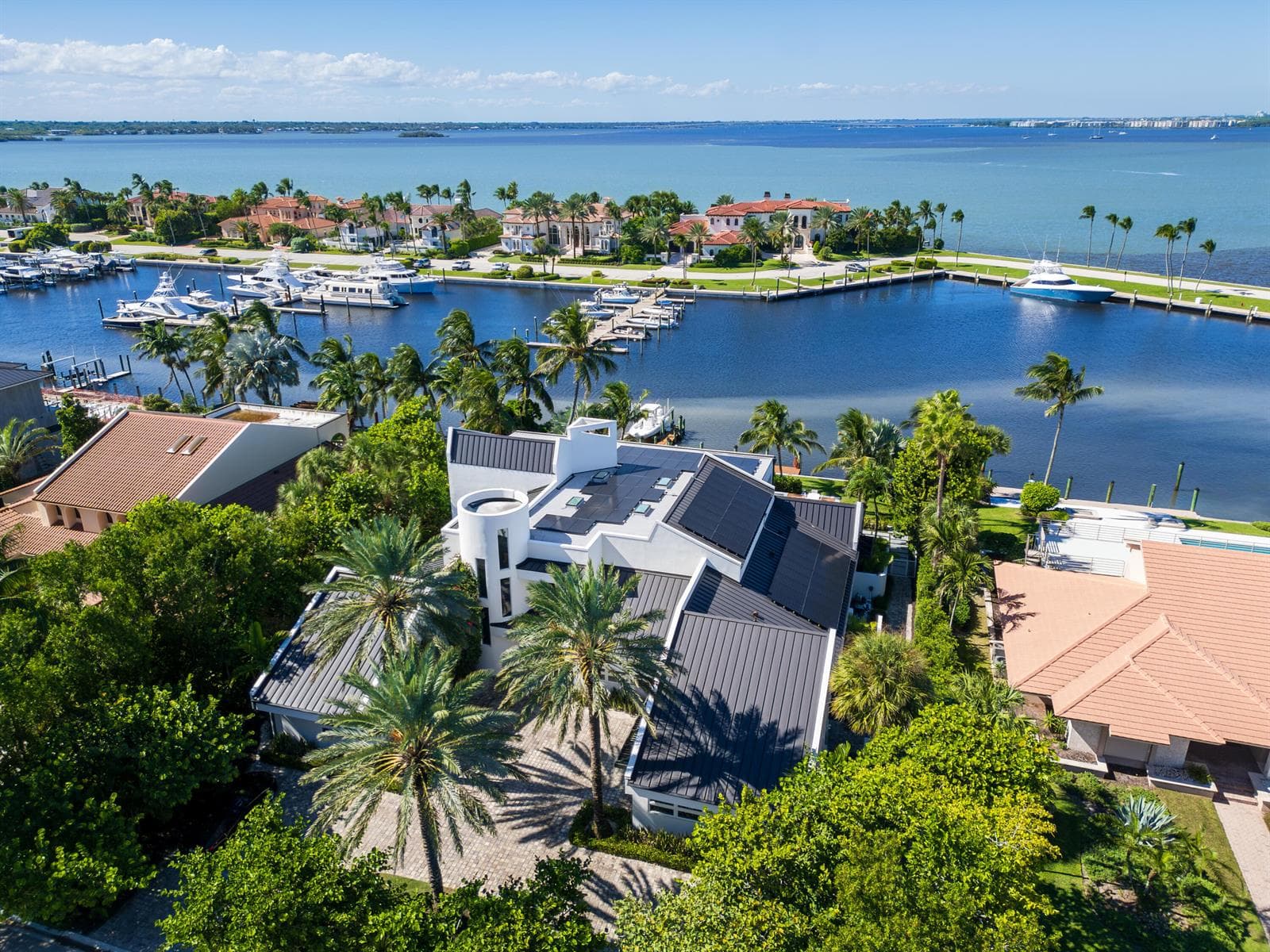 6879 SE SOUTH MARINA Way photo 8