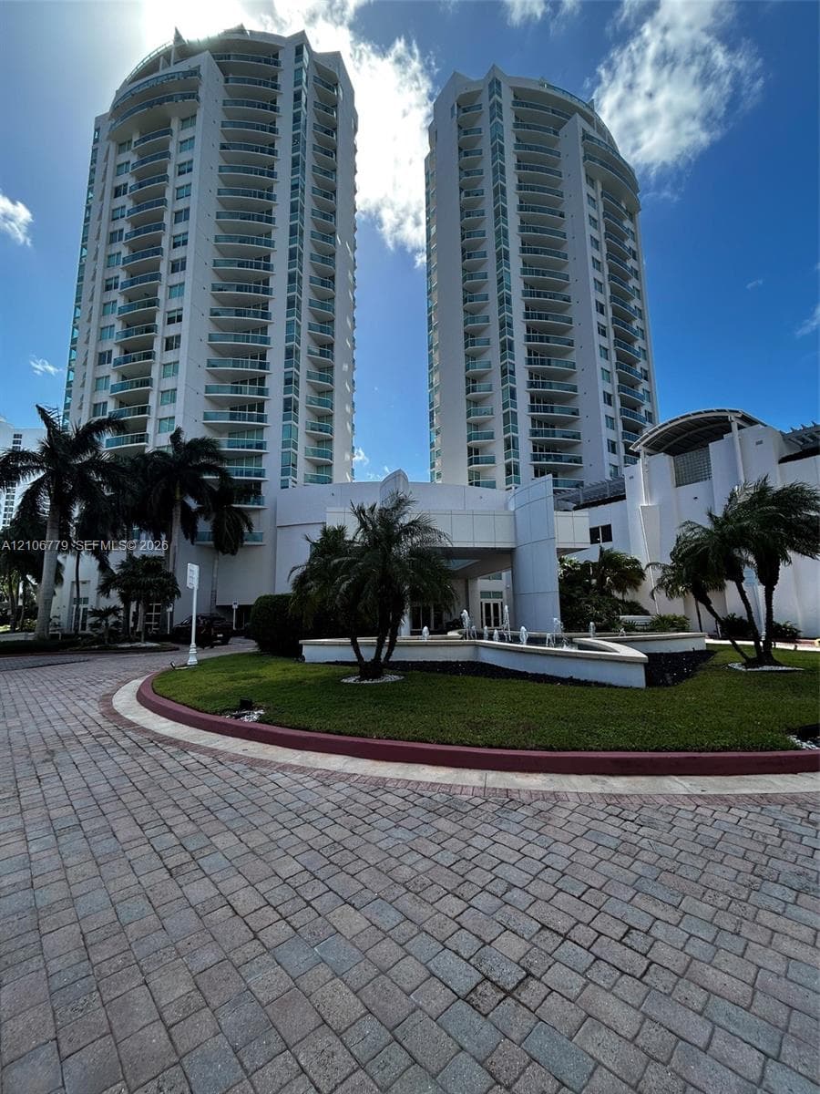 19400 Turnberry Way 722 photo 2