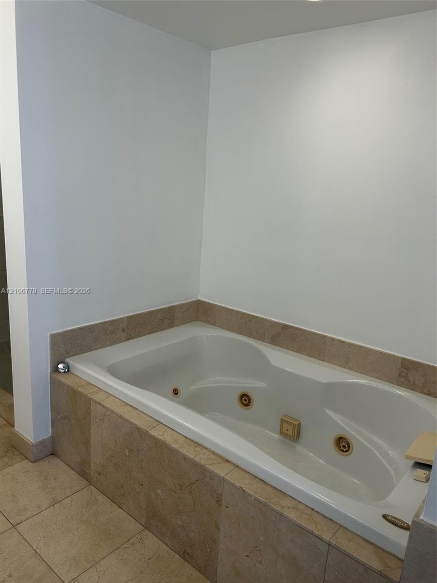19400 Turnberry Way 722 photo 9