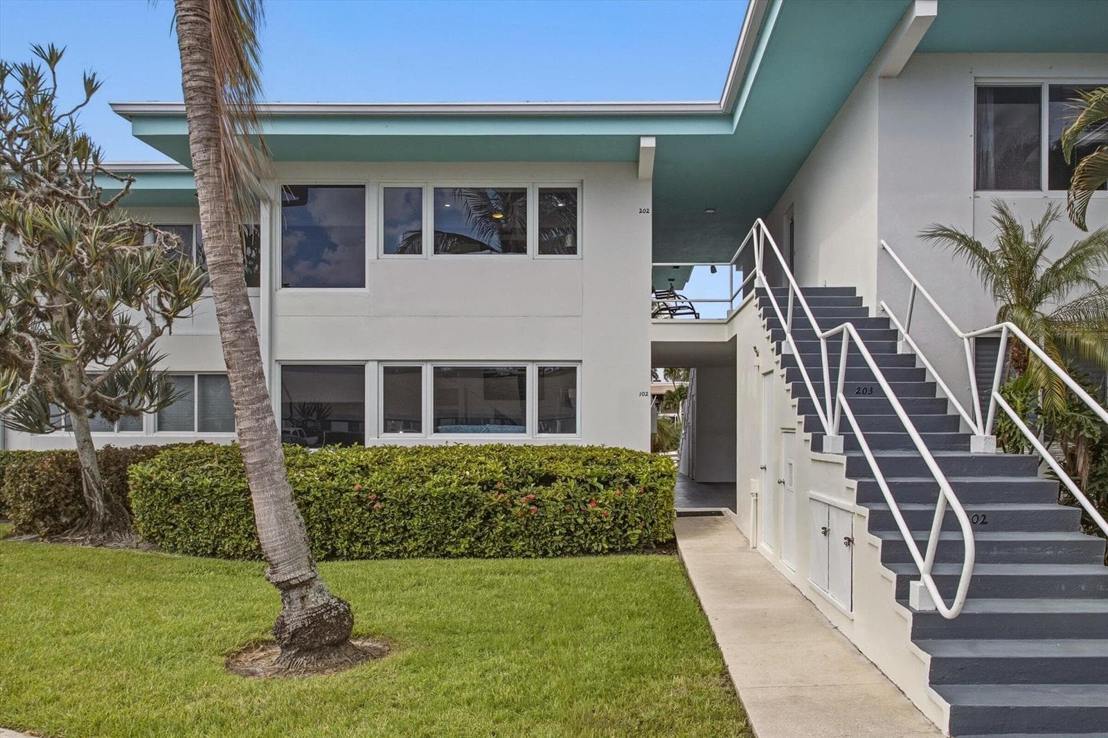 180 Isle Of Venice Drive 102 photo 3